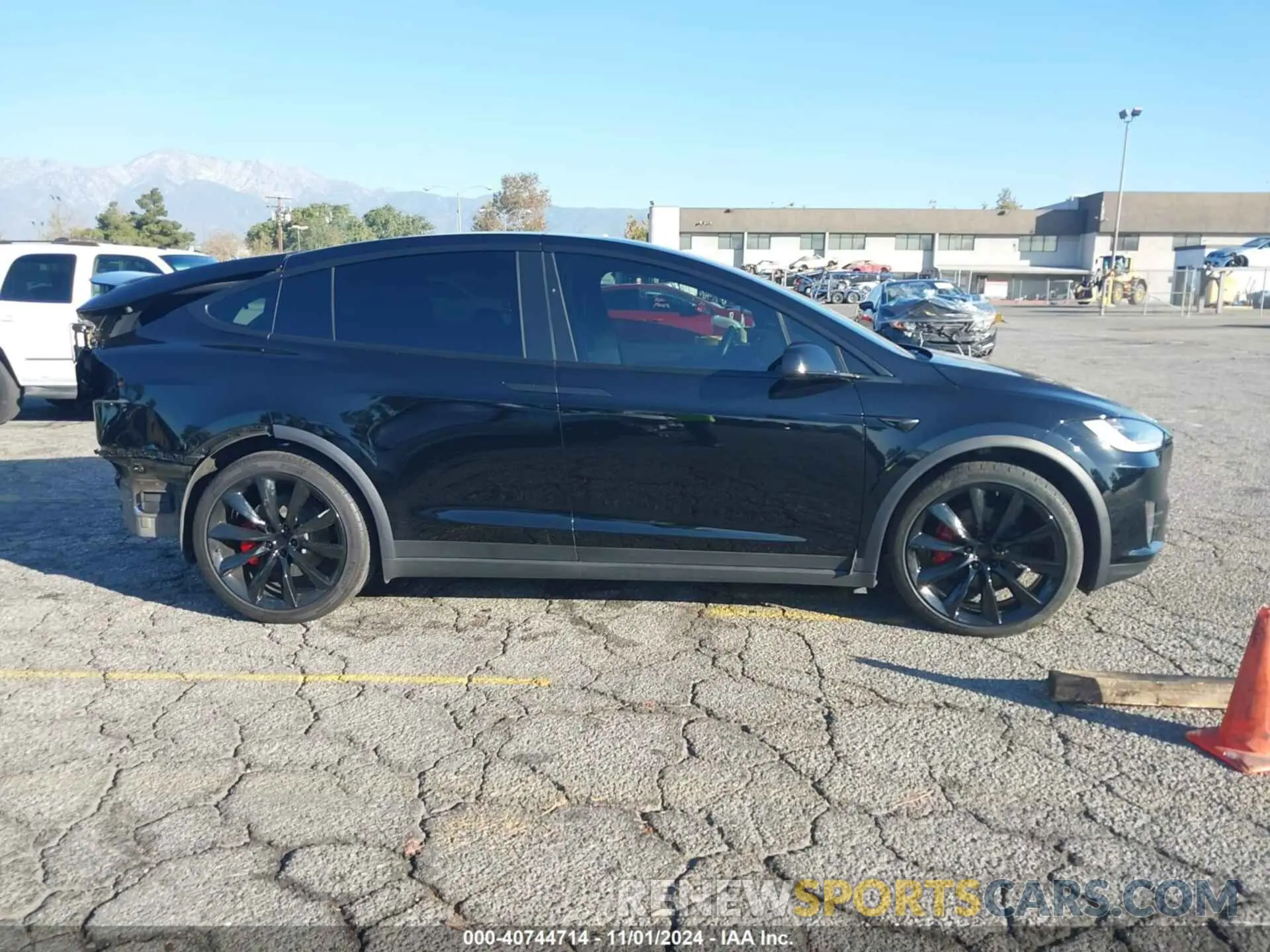 14 fotografías del automóvil dañado 5YJXCDE26LF239727 TESLA MODEL X 2020