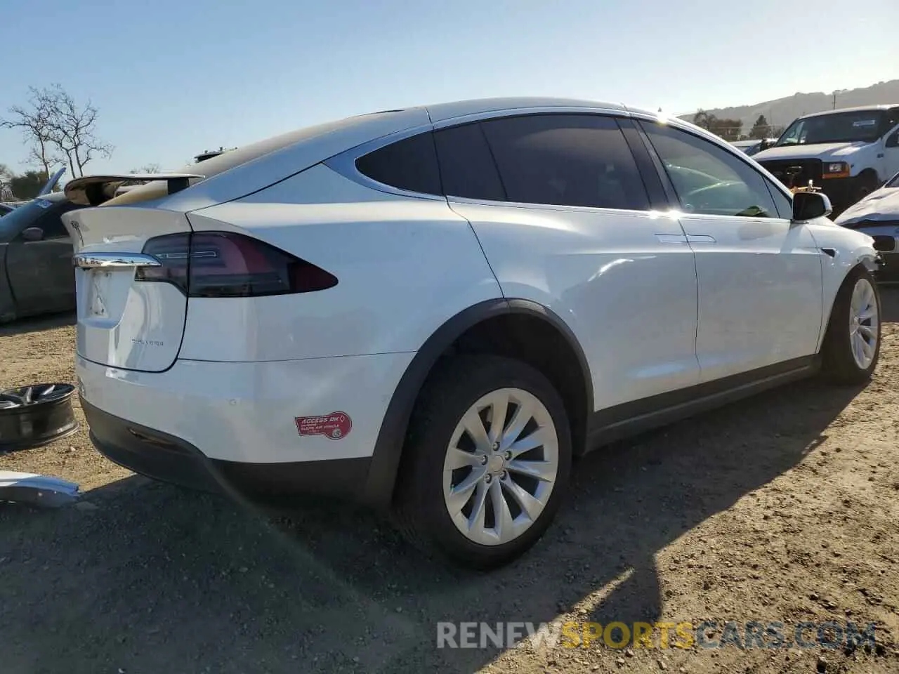 3 fotografías del automóvil dañado 5YJXCDE26LF241445 TESLA MODEL X 2020