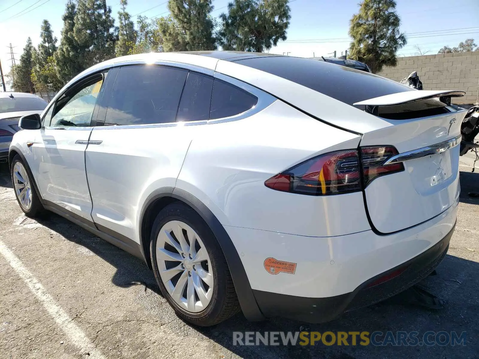 3 fotografías del automóvil dañado 5YJXCDE27LF238361 TESLA MODEL X 2020