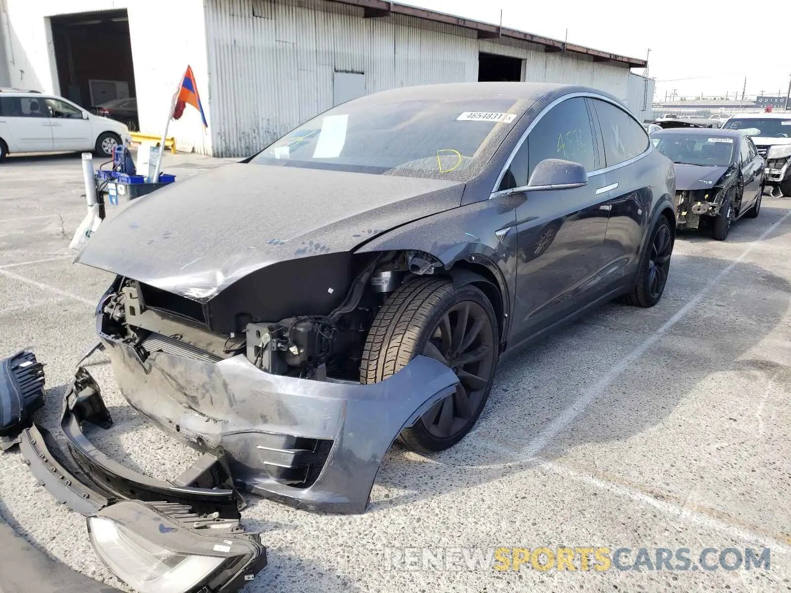 2 fotografías del automóvil dañado 5YJXCDE27LF296115 TESLA MODEL X 2020