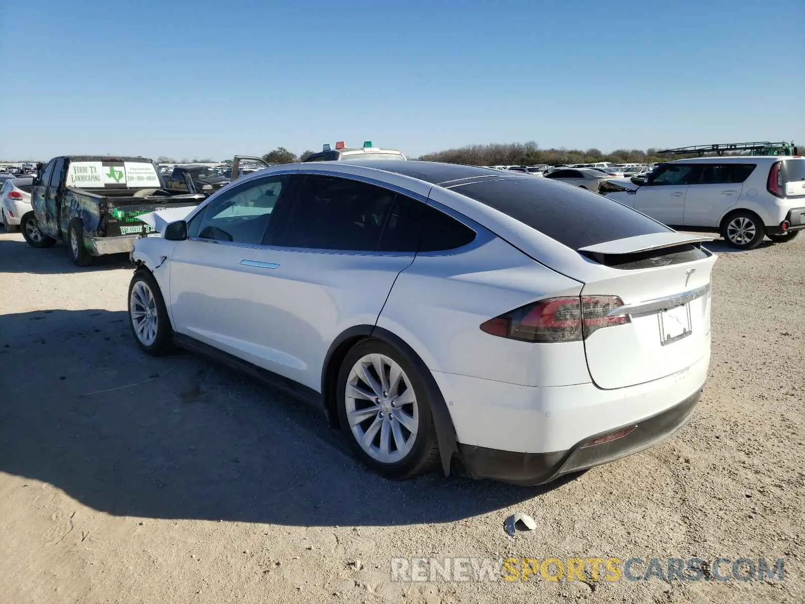 3 fotografías del automóvil dañado 5YJXCDE27LF303256 TESLA MODEL X 2020