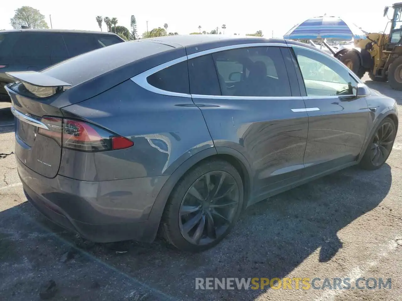 3 fotografías del automóvil dañado 5YJXCDE28LF261972 TESLA MODEL X 2020