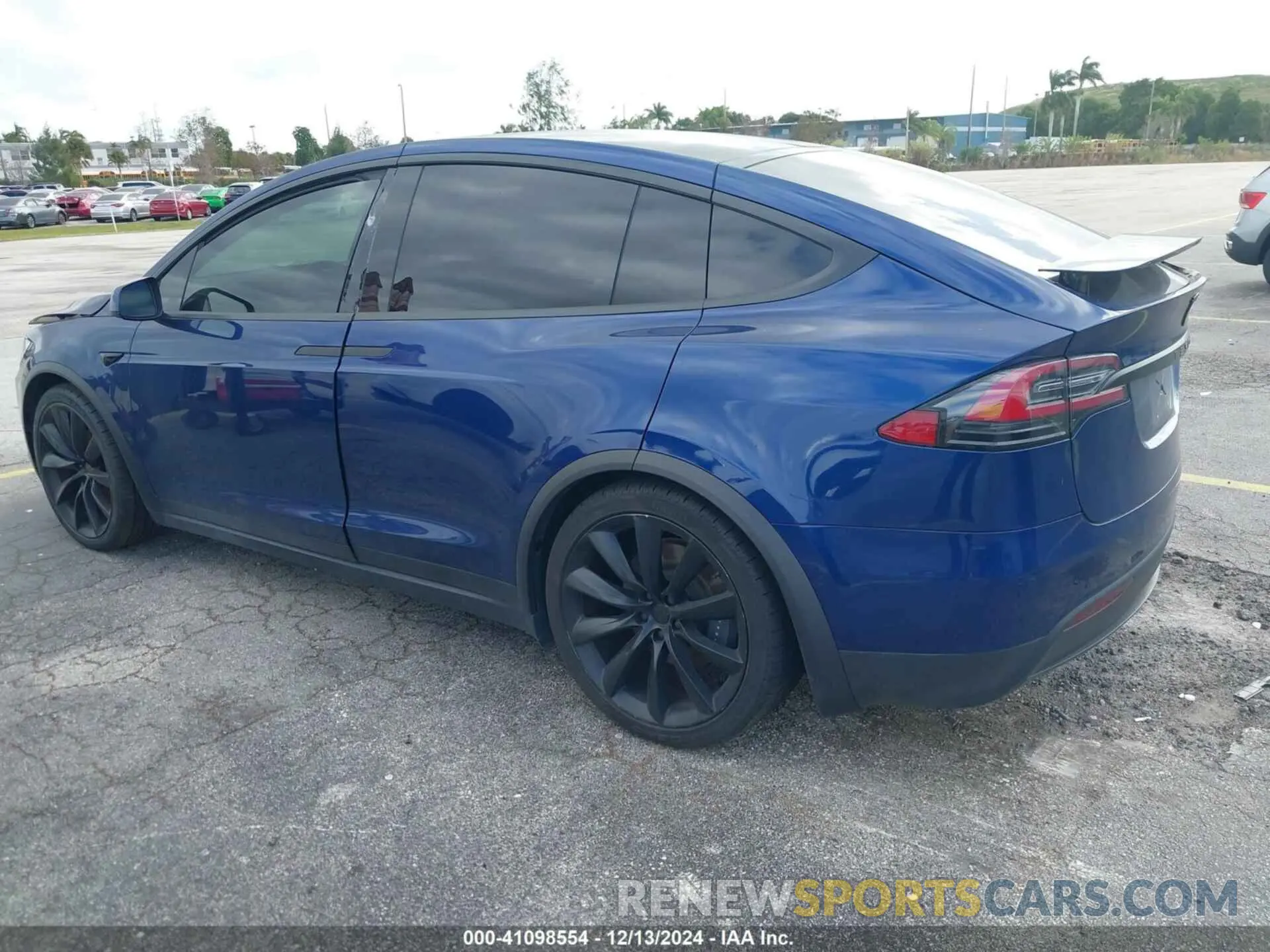 3 fotografías del automóvil dañado 5YJXCDE28LF302696 TESLA MODEL X 2020