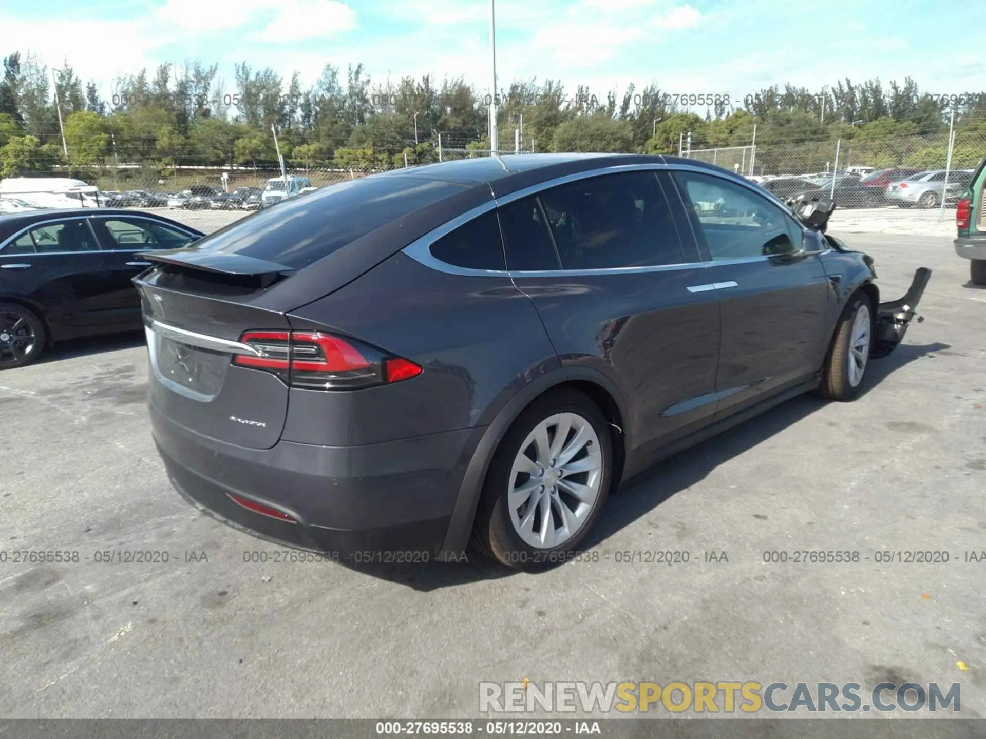 4 fotografías del automóvil dañado 5YJXCDE2XLF248804 TESLA MODEL X 2020
