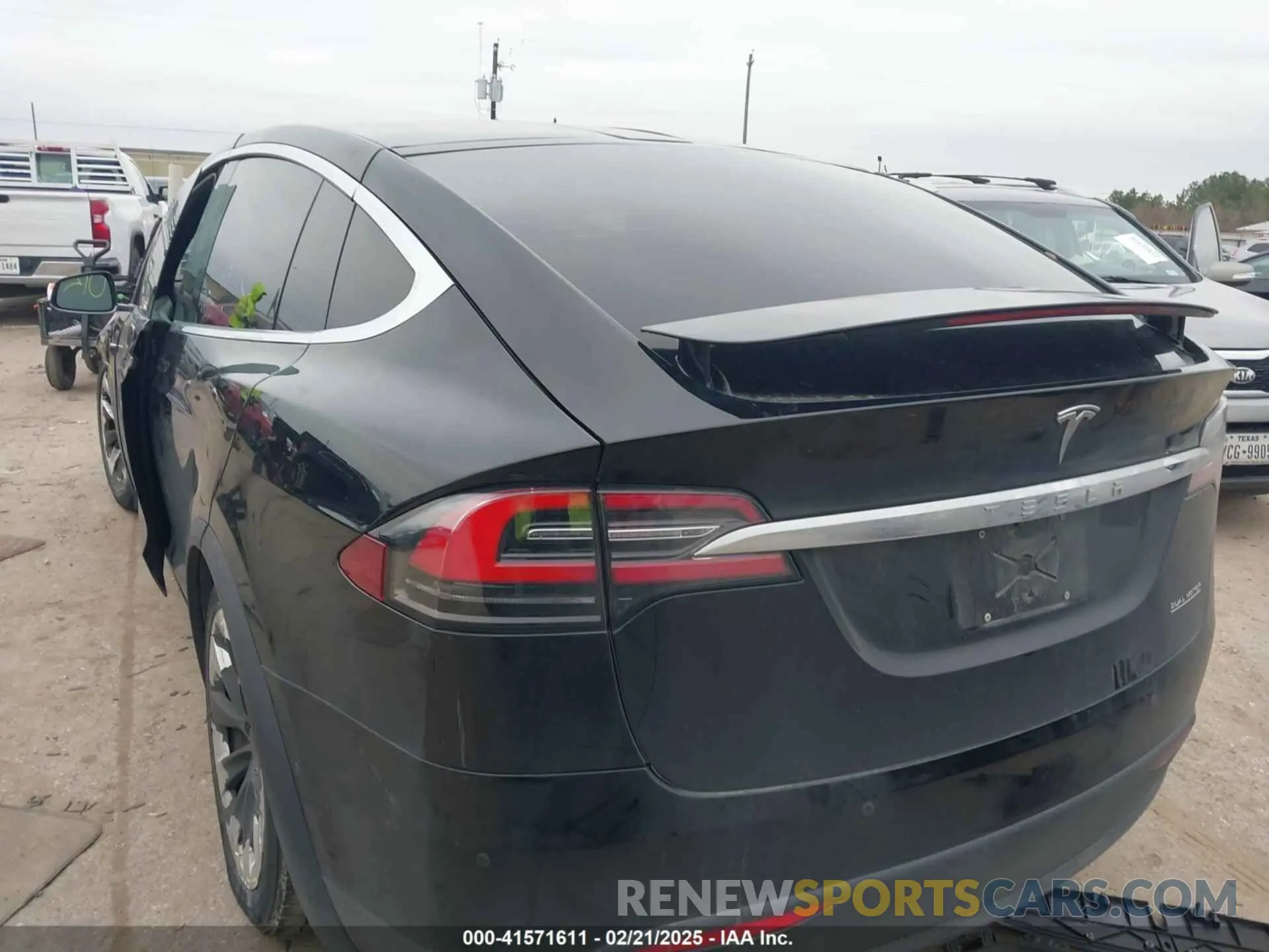 3 fotografías del automóvil dañado 5YJXCDE43LF301540 TESLA MODEL X 2020