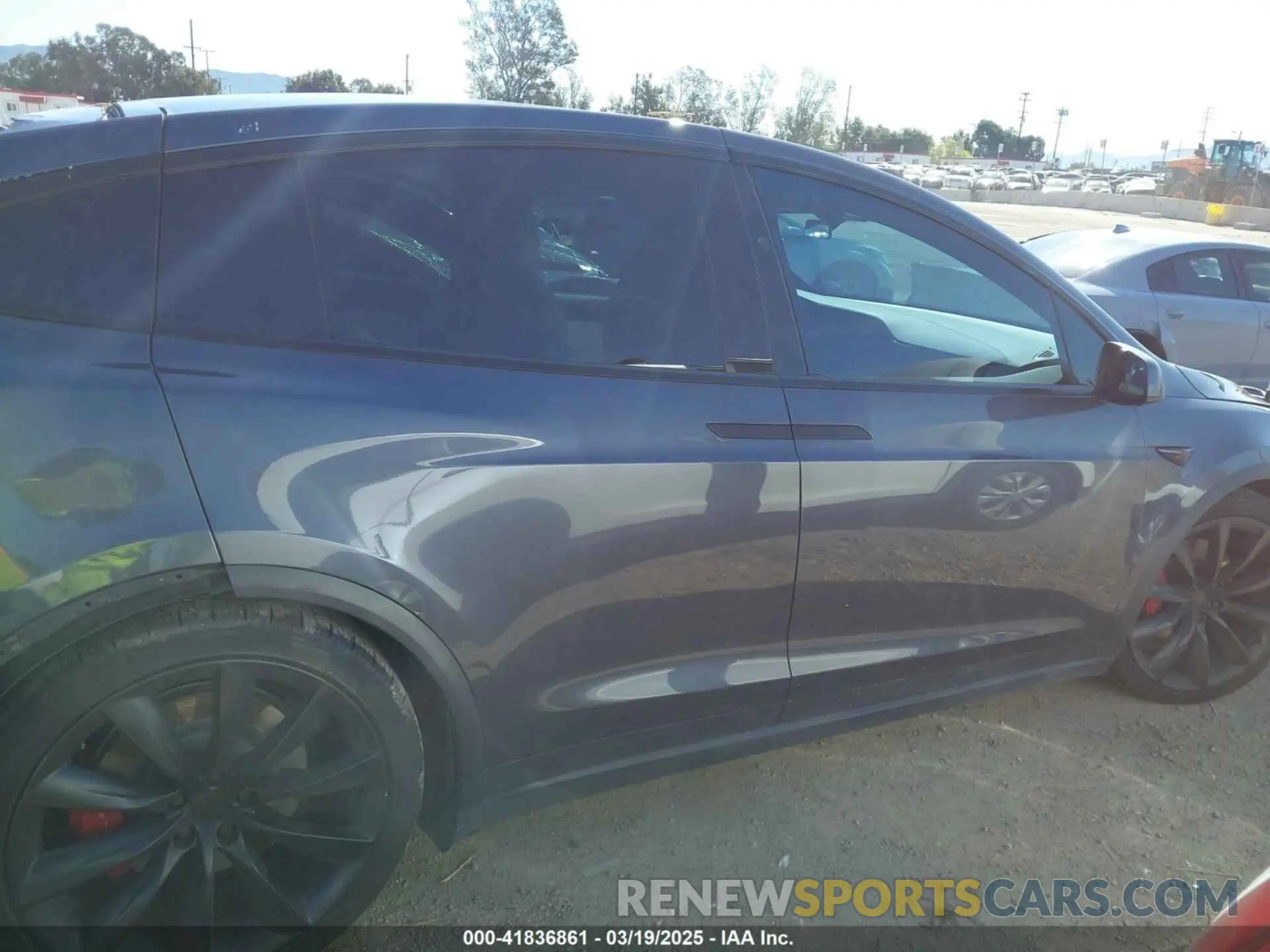 13 fotografías del automóvil dañado 5YJXCDE44LF304706 TESLA MODEL X 2020