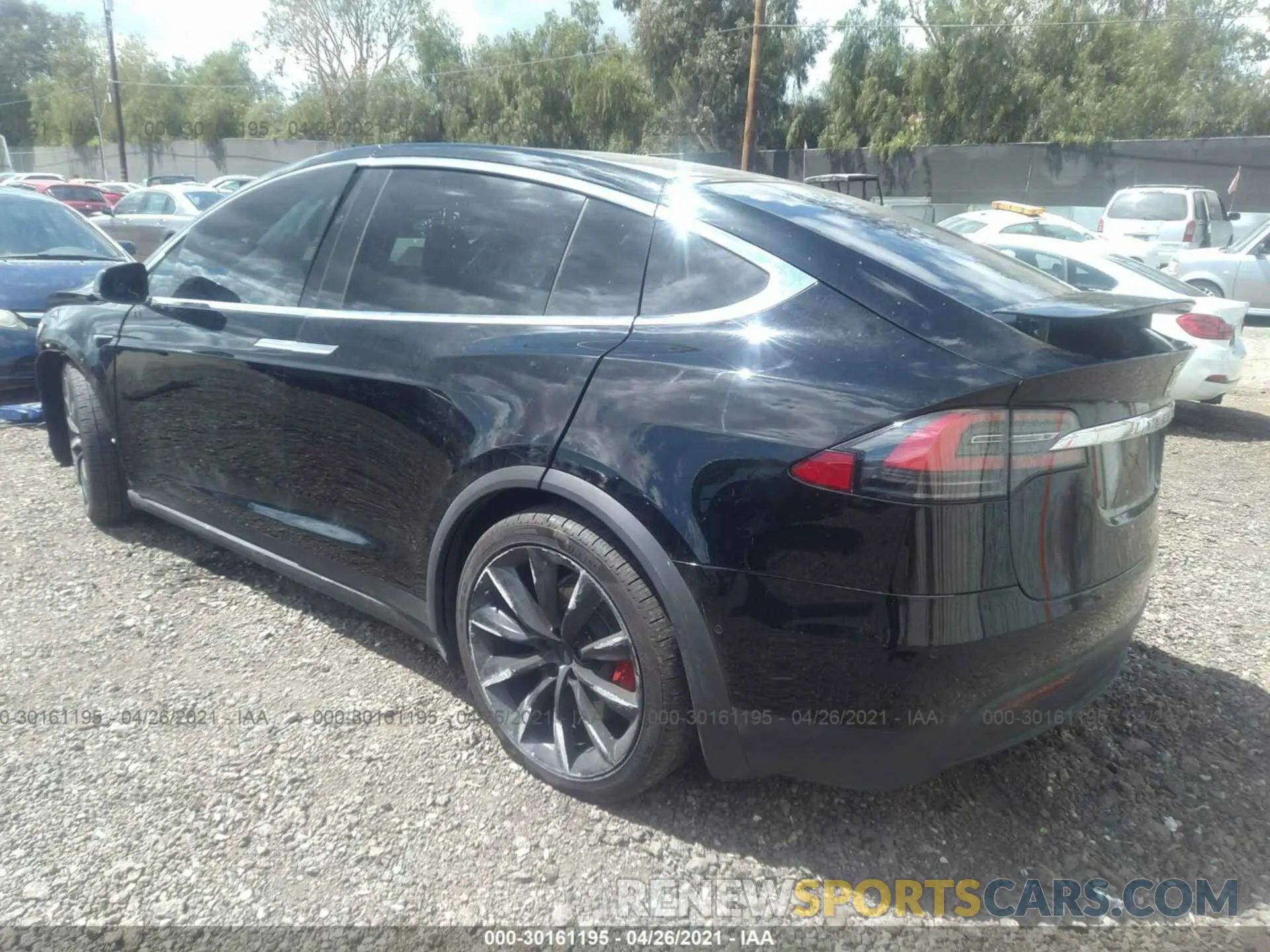 3 fotografías del automóvil dañado 5YJXCDE49LF269337 TESLA MODEL X 2020
