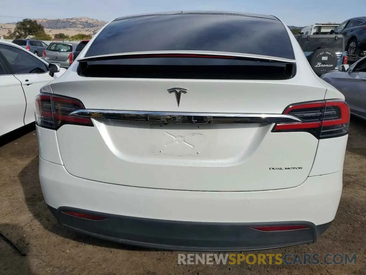 6 fotografías del automóvil dañado 5YJXCAE23MF319485 TESLA MODEL X 2021