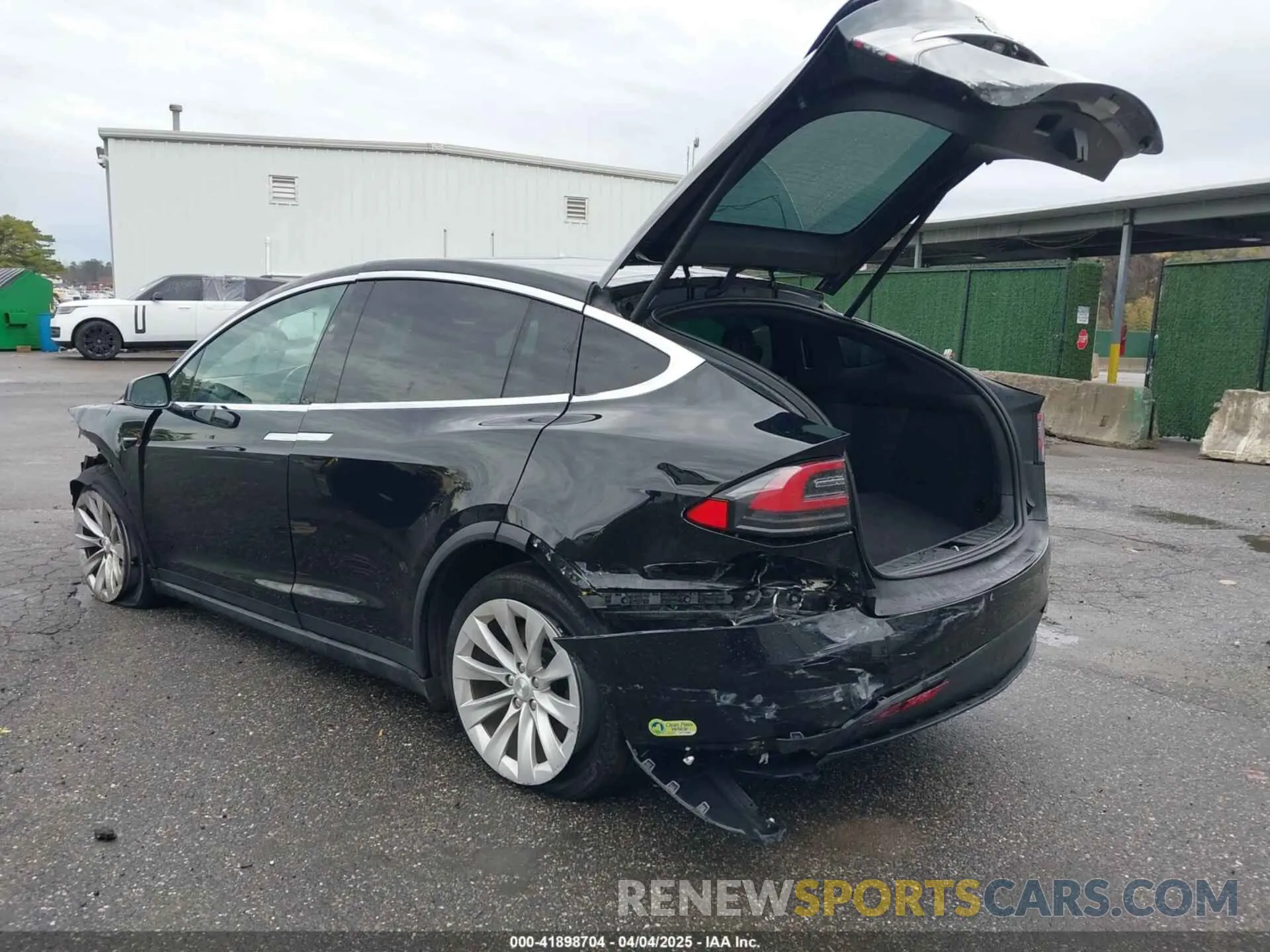 3 fotografías del automóvil dañado 5YJXCBE27MF324792 TESLA MODEL X 2021