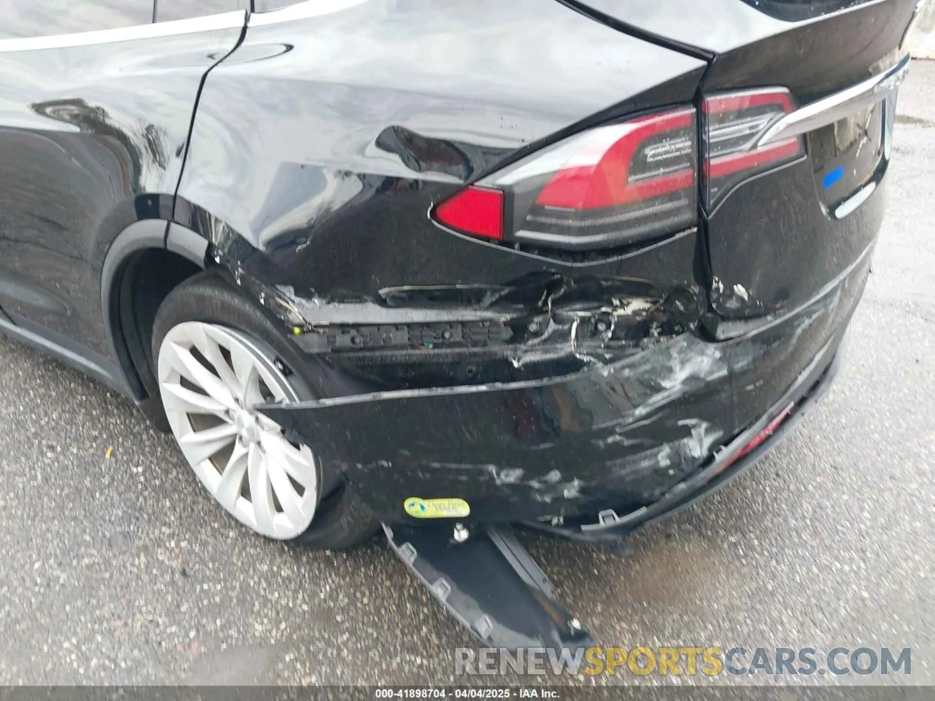 6 fotografías del automóvil dañado 5YJXCBE27MF324792 TESLA MODEL X 2021