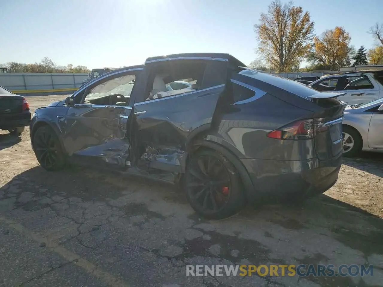 2 fotografías del automóvil dañado 5YJXCBE44MF324718 TESLA MODEL X 2021