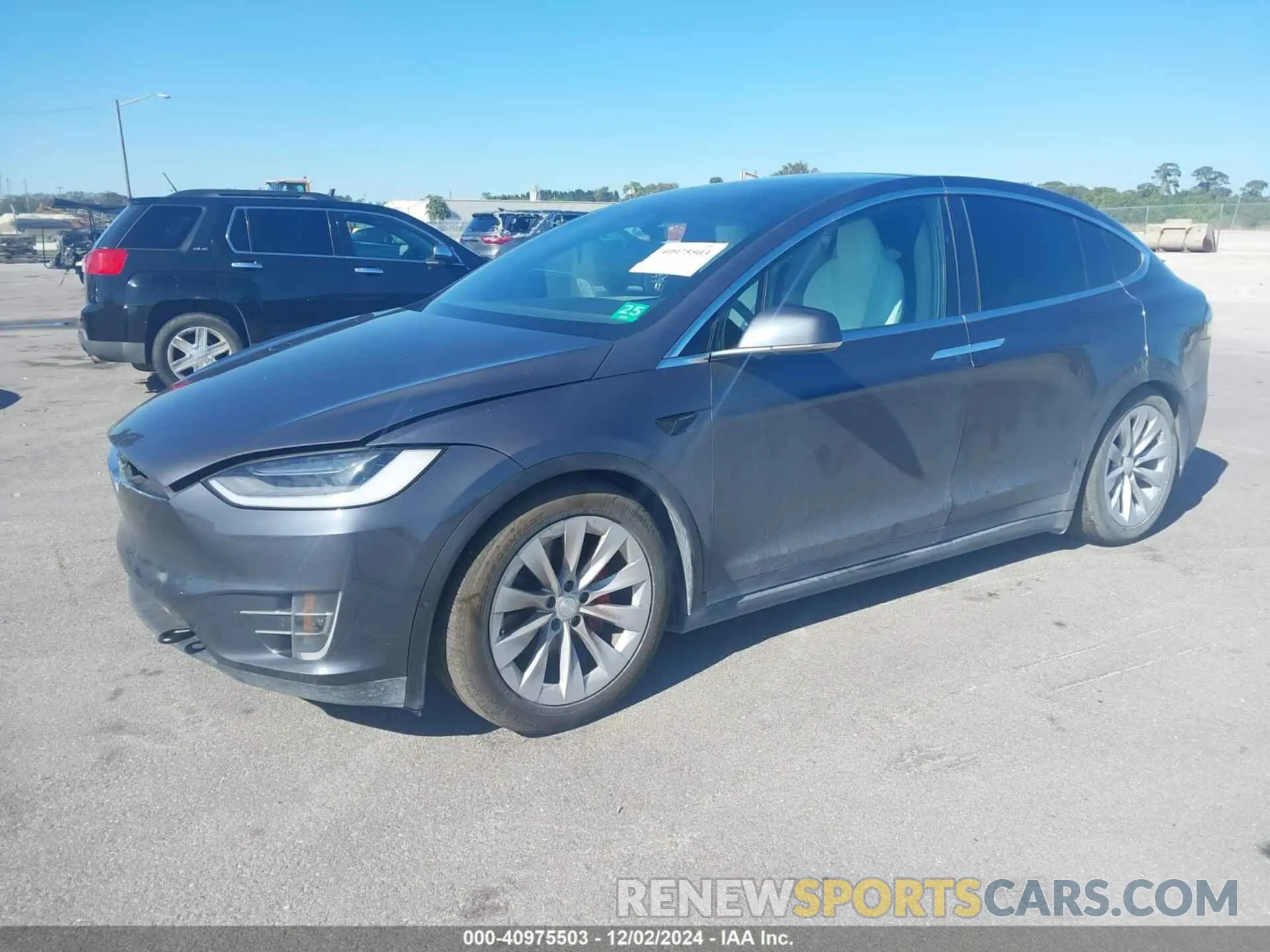 2 fotografías del automóvil dañado 5YJXCBE46MF324509 TESLA MODEL X 2021