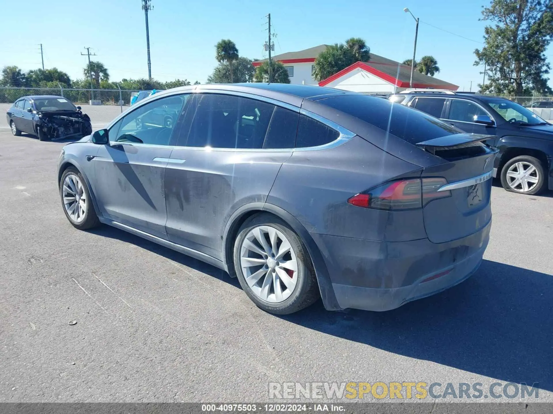 3 fotografías del automóvil dañado 5YJXCBE46MF324509 TESLA MODEL X 2021