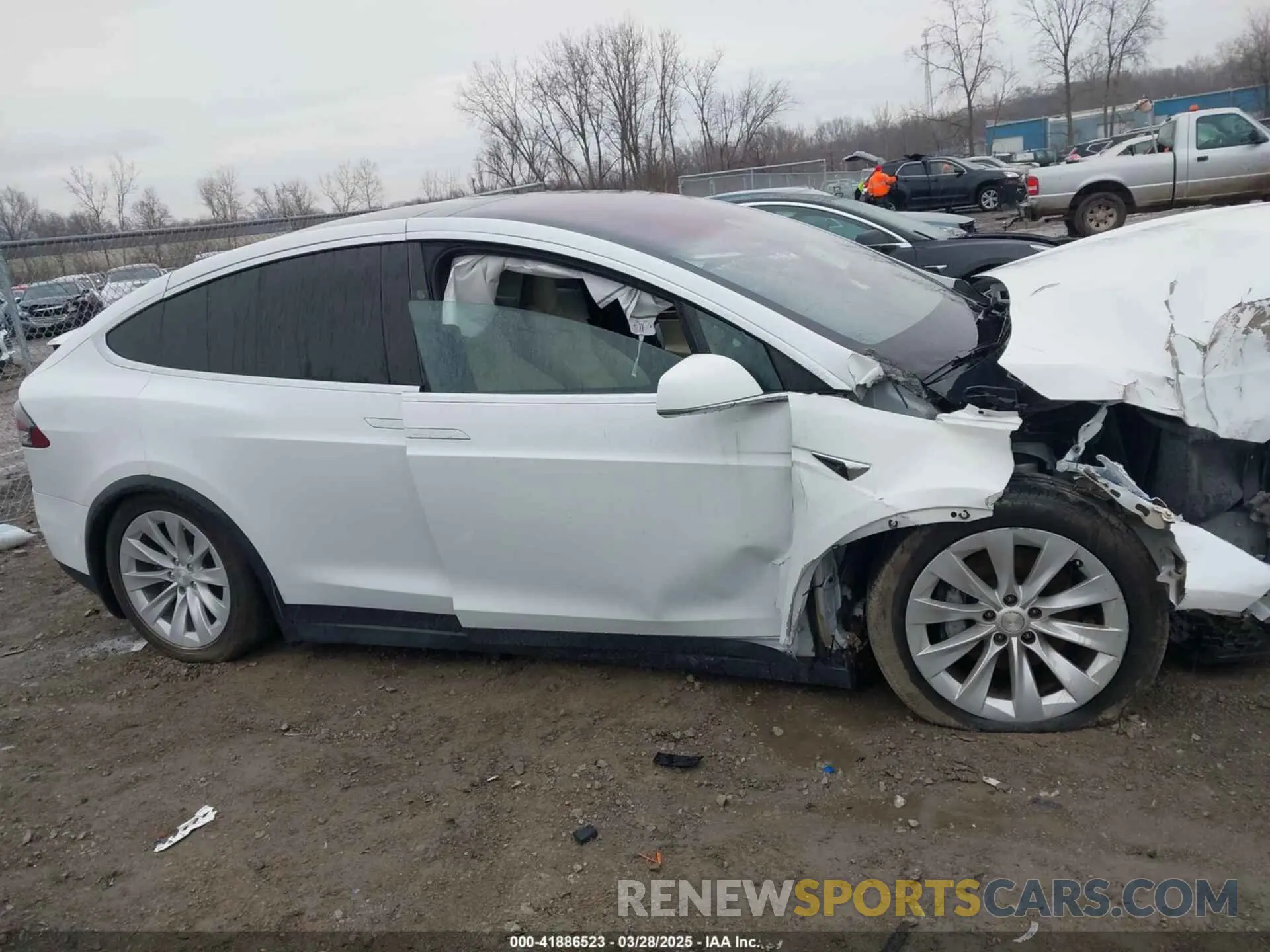 13 fotografías del automóvil dañado 5YJXCDE22MF319401 TESLA MODEL X 2021