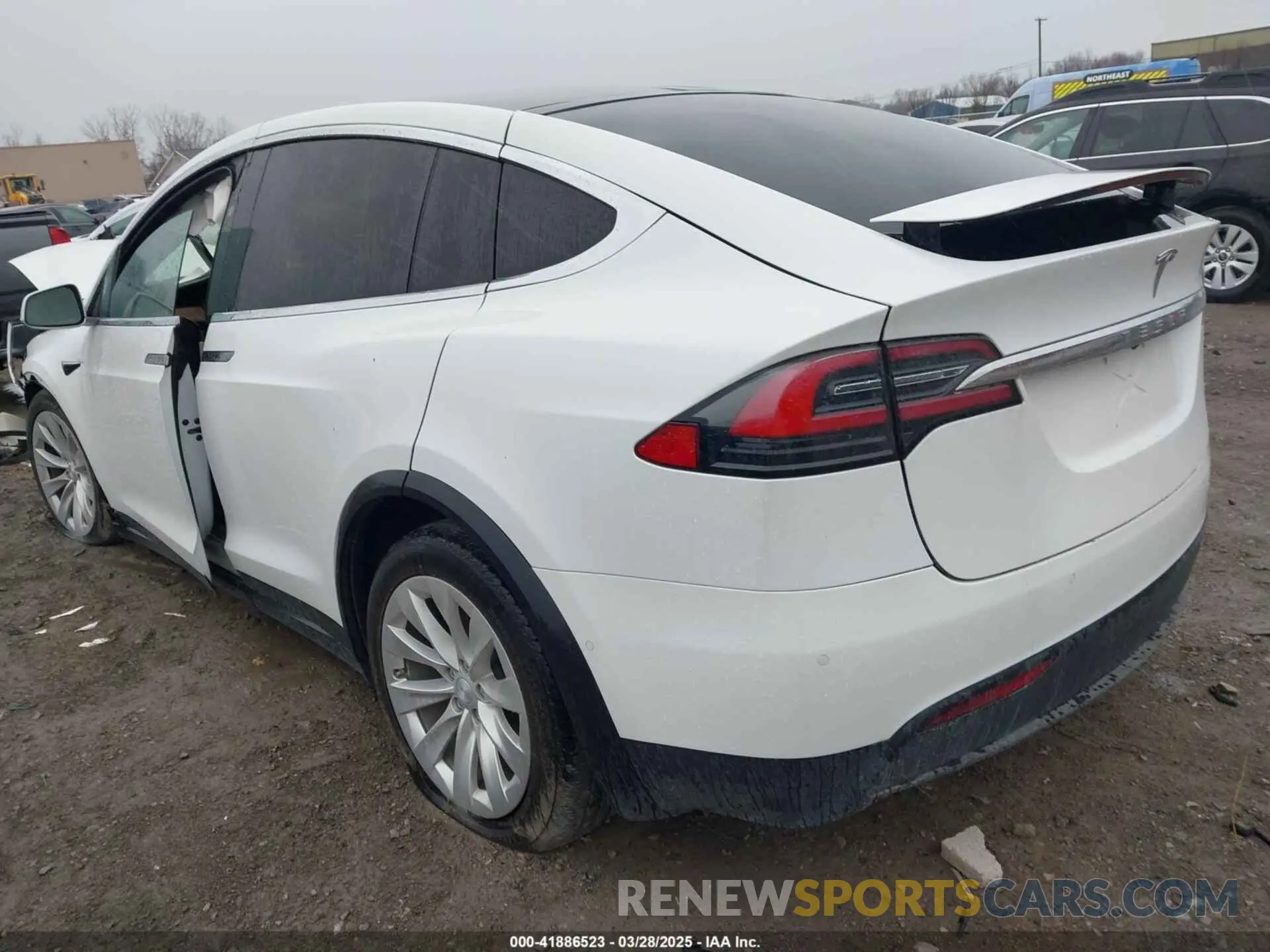 3 fotografías del automóvil dañado 5YJXCDE22MF319401 TESLA MODEL X 2021