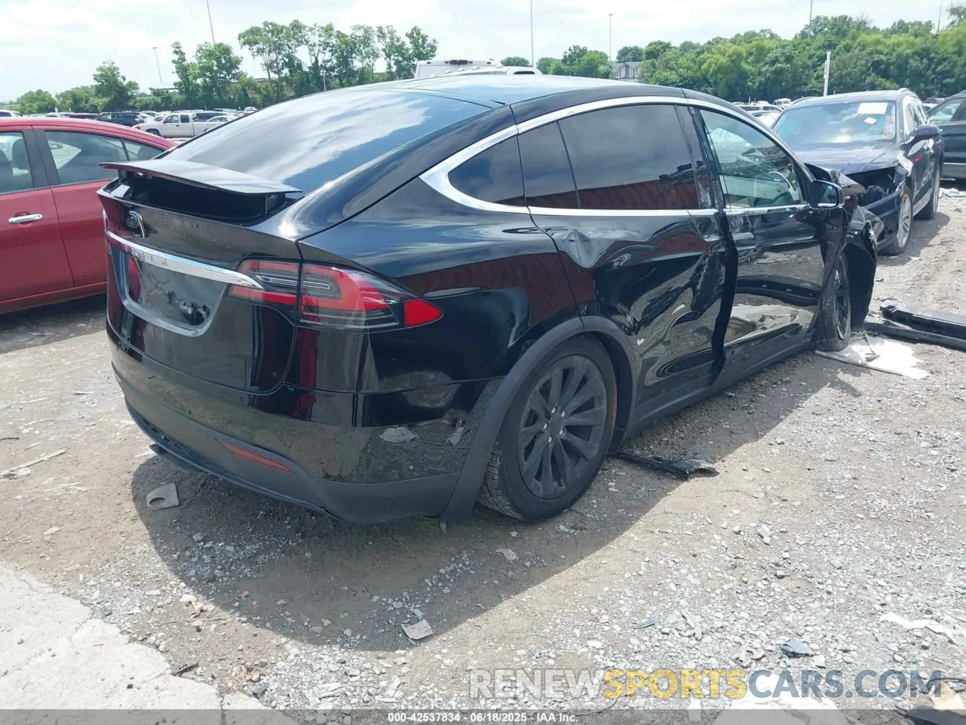 4 fotografías del automóvil dañado 5YJXCDE22MF320841 TESLA MODEL X 2021