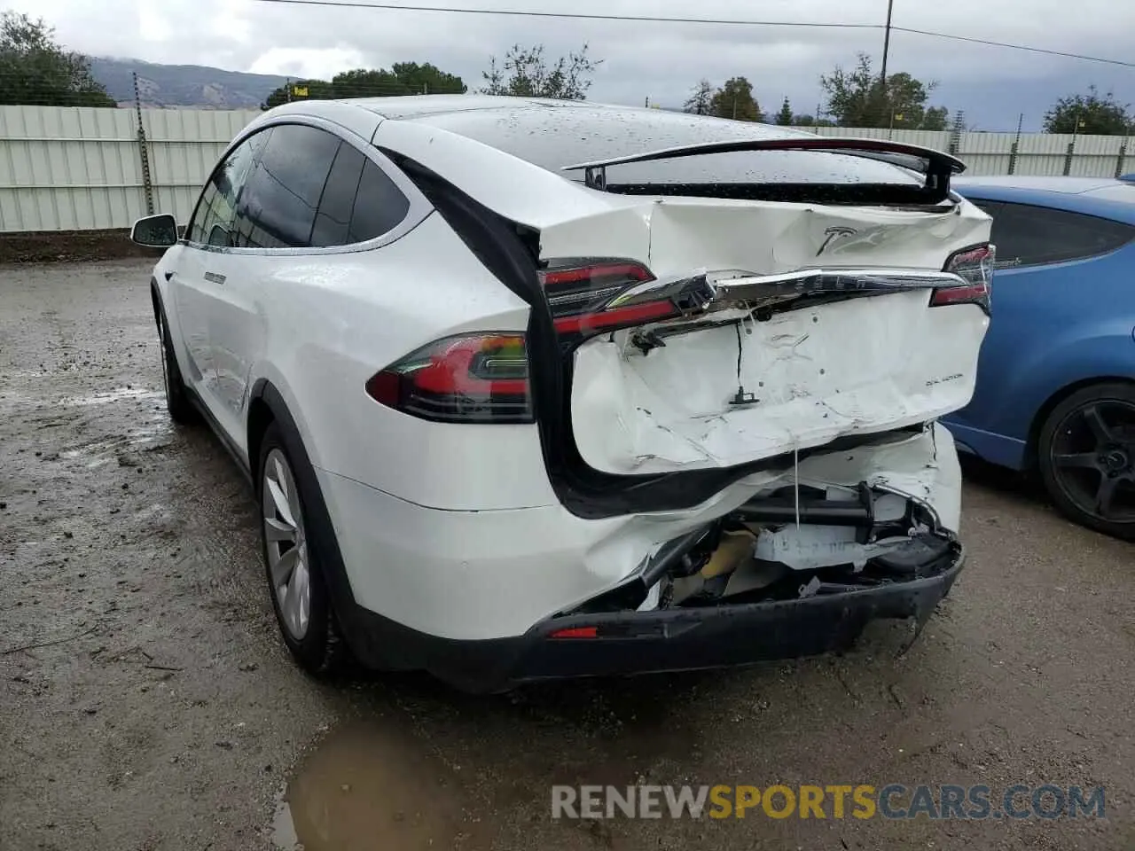 3 fotografías del automóvil dañado 5YJXCDE25MF305654 TESLA MODEL X 2021