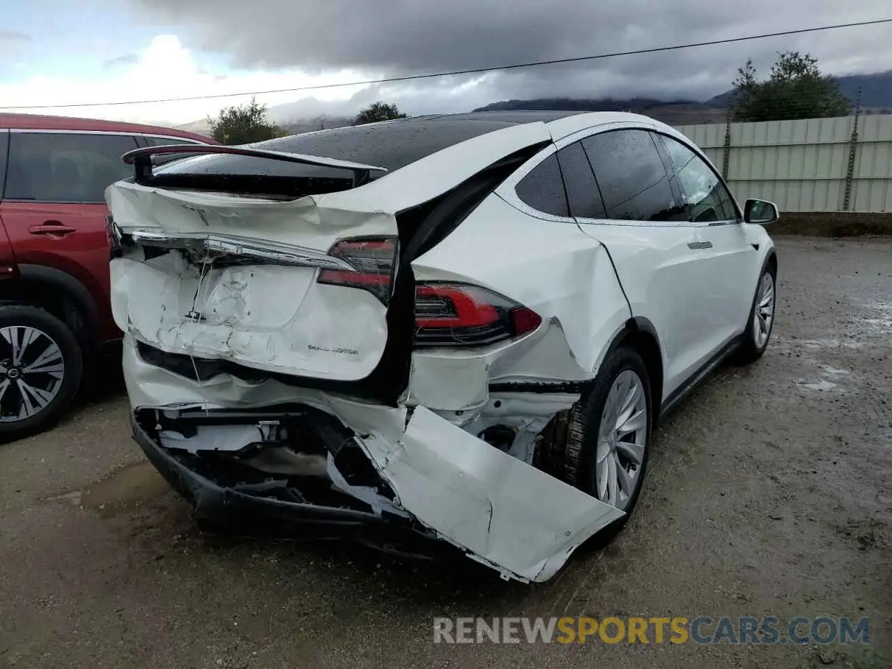 4 fotografías del automóvil dañado 5YJXCDE25MF305654 TESLA MODEL X 2021