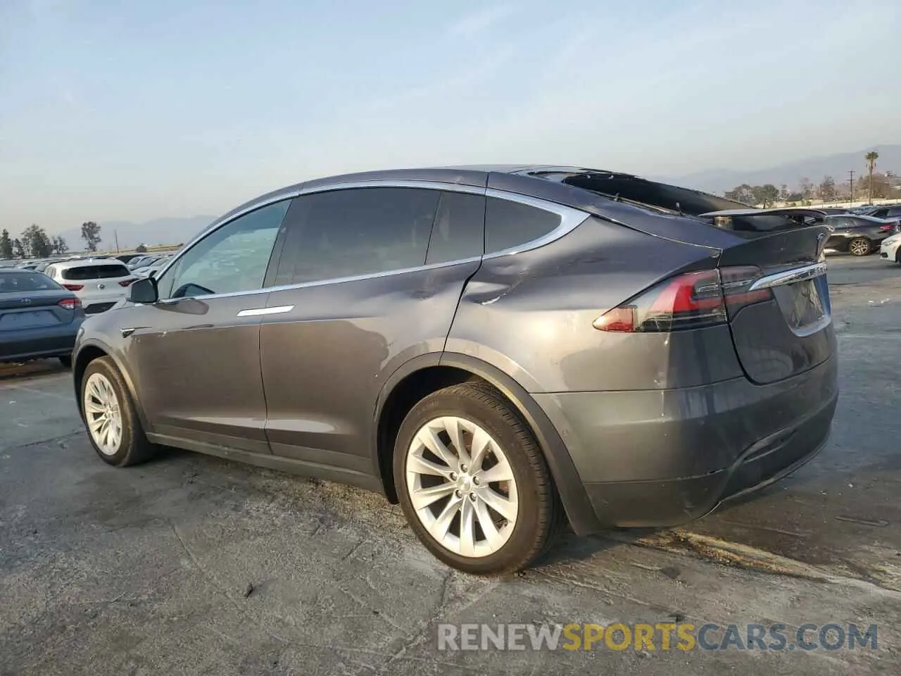 2 fotografías del automóvil dañado 5YJXCDE25MF322146 TESLA MODEL X 2021