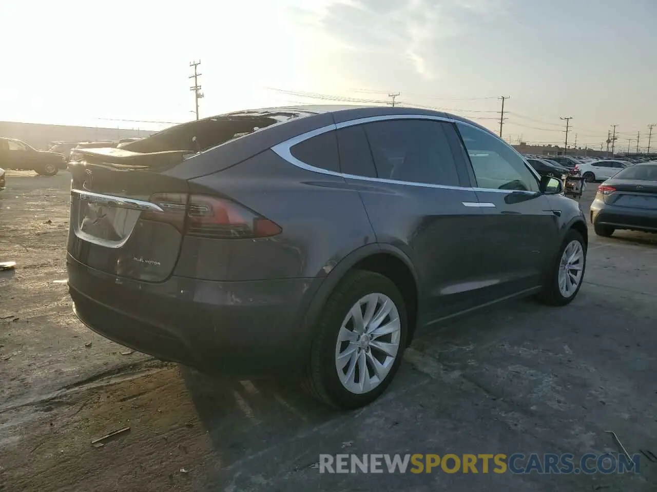 3 fotografías del automóvil dañado 5YJXCDE25MF322146 TESLA MODEL X 2021