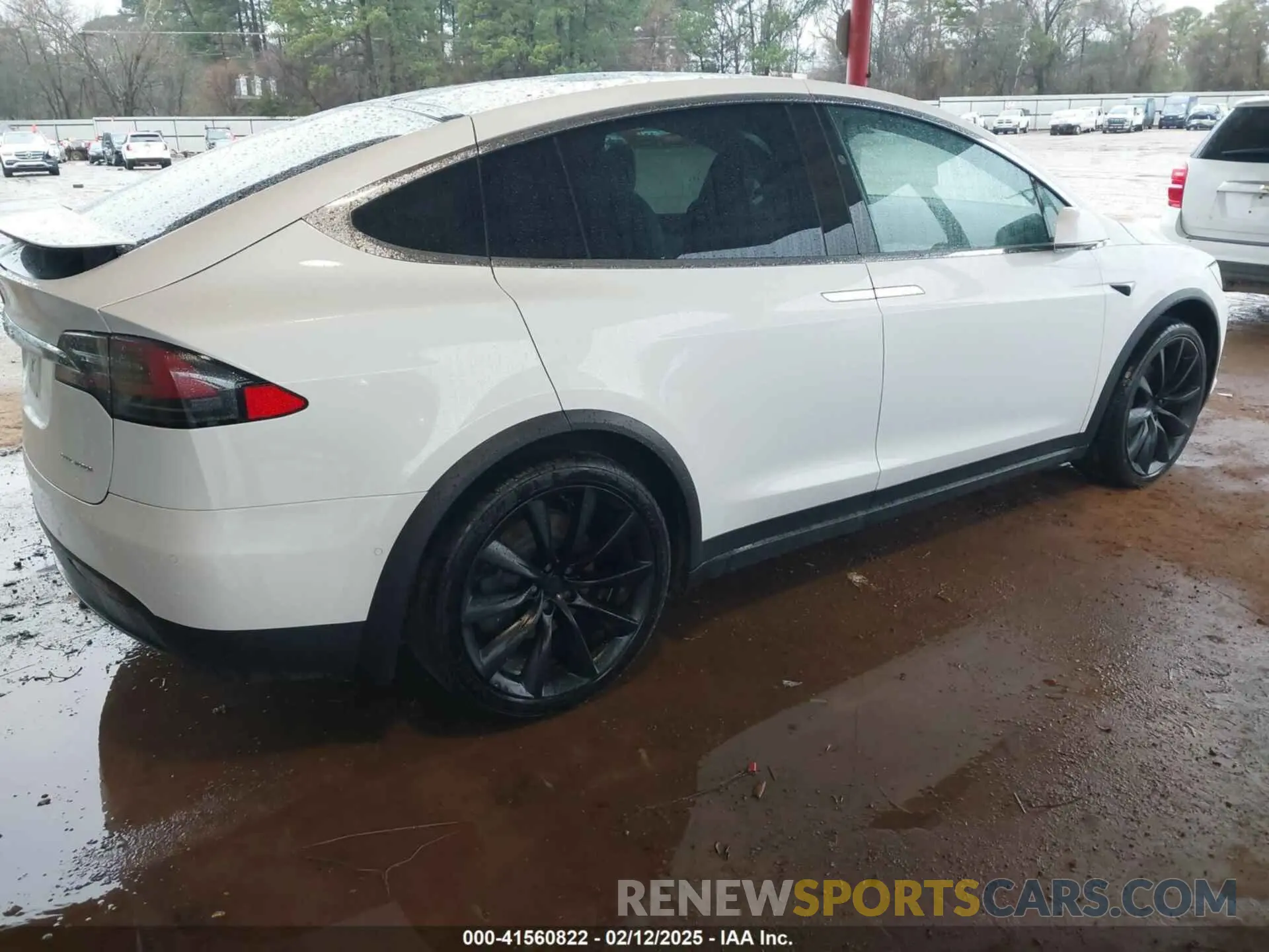 4 fotografías del automóvil dañado 5YJXCDE25MF322485 TESLA MODEL X 2021