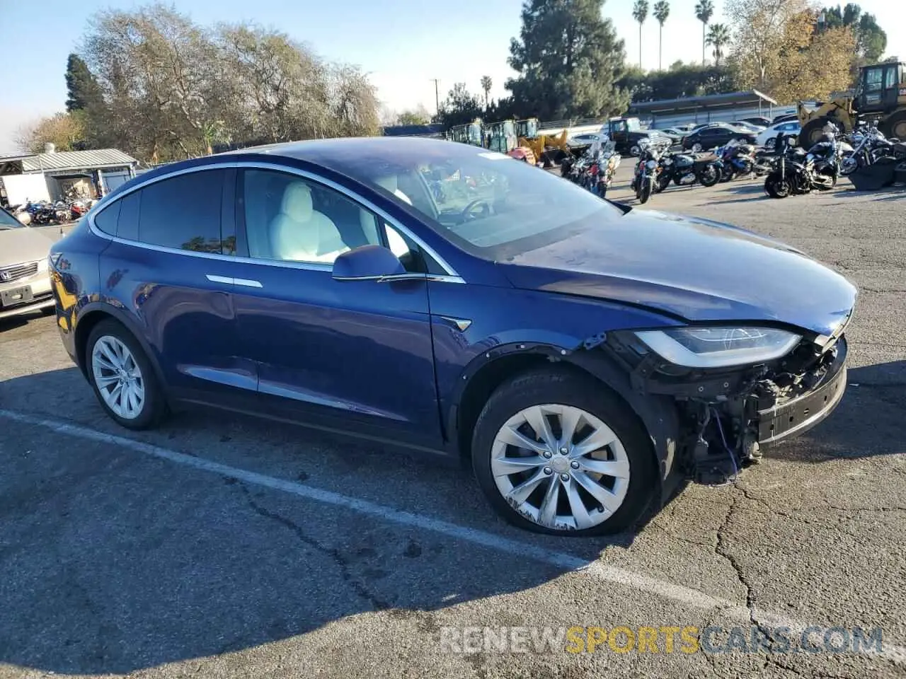 4 fotografías del automóvil dañado 5YJXCDE25MF325046 TESLA MODEL X 2021