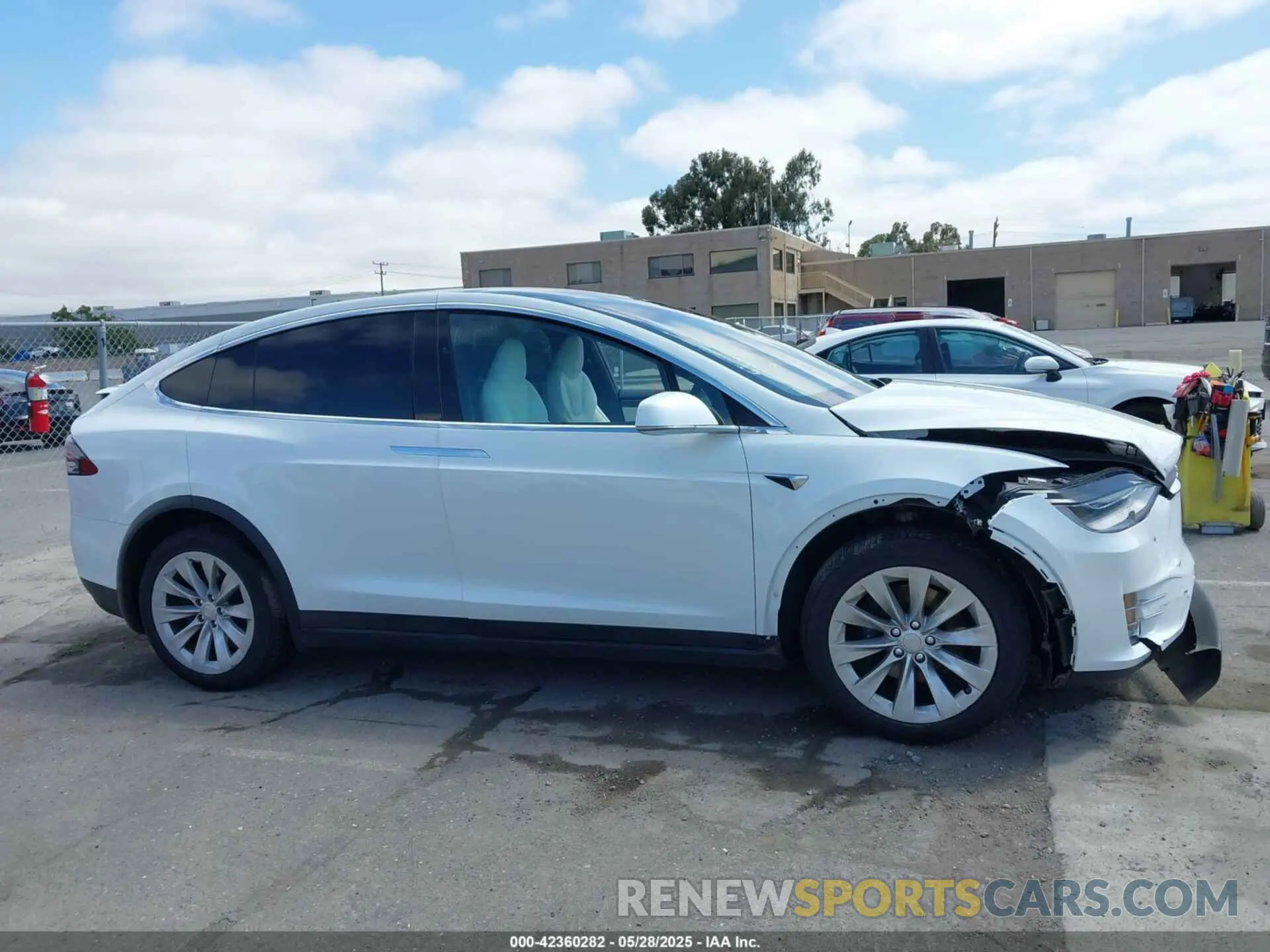 13 fotografías del automóvil dañado 5YJXCDE27MF322200 TESLA MODEL X 2021