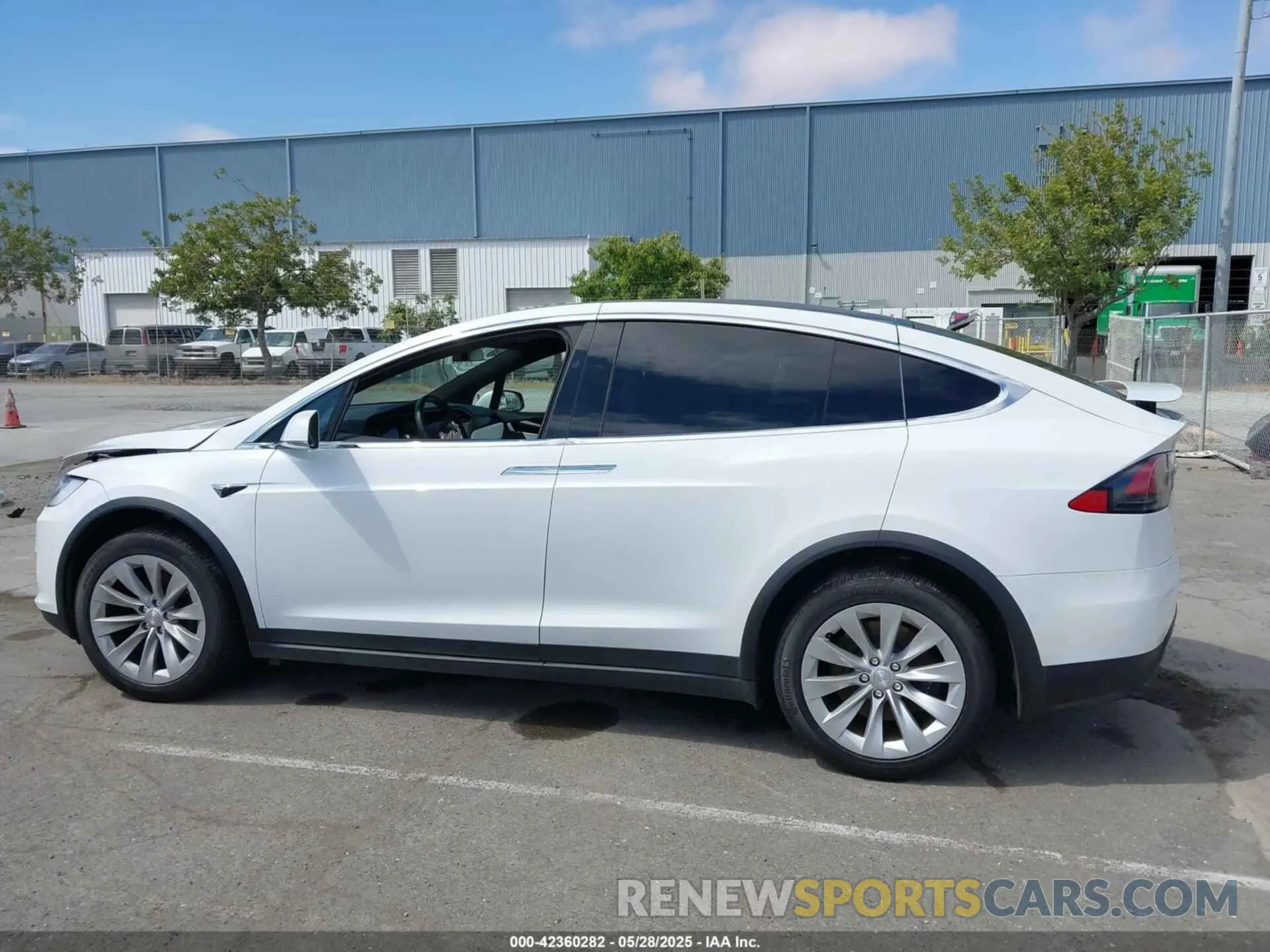14 fotografías del automóvil dañado 5YJXCDE27MF322200 TESLA MODEL X 2021
