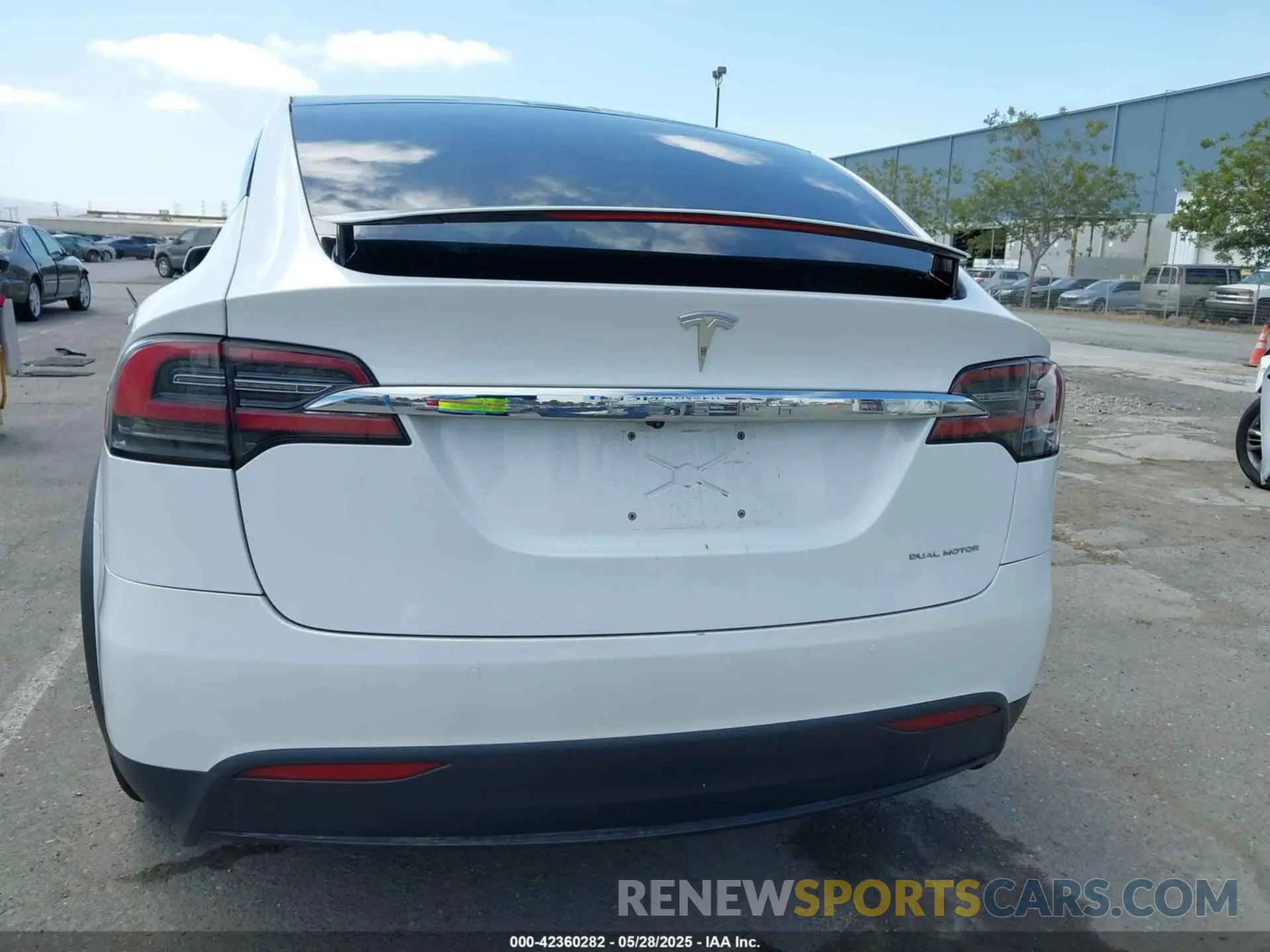 16 fotografías del automóvil dañado 5YJXCDE27MF322200 TESLA MODEL X 2021