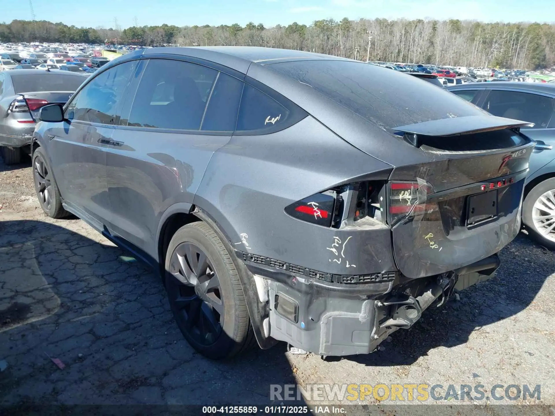 3 fotografías del automóvil dañado 7SAXCAE51NF345615 TESLA MODEL X 2022