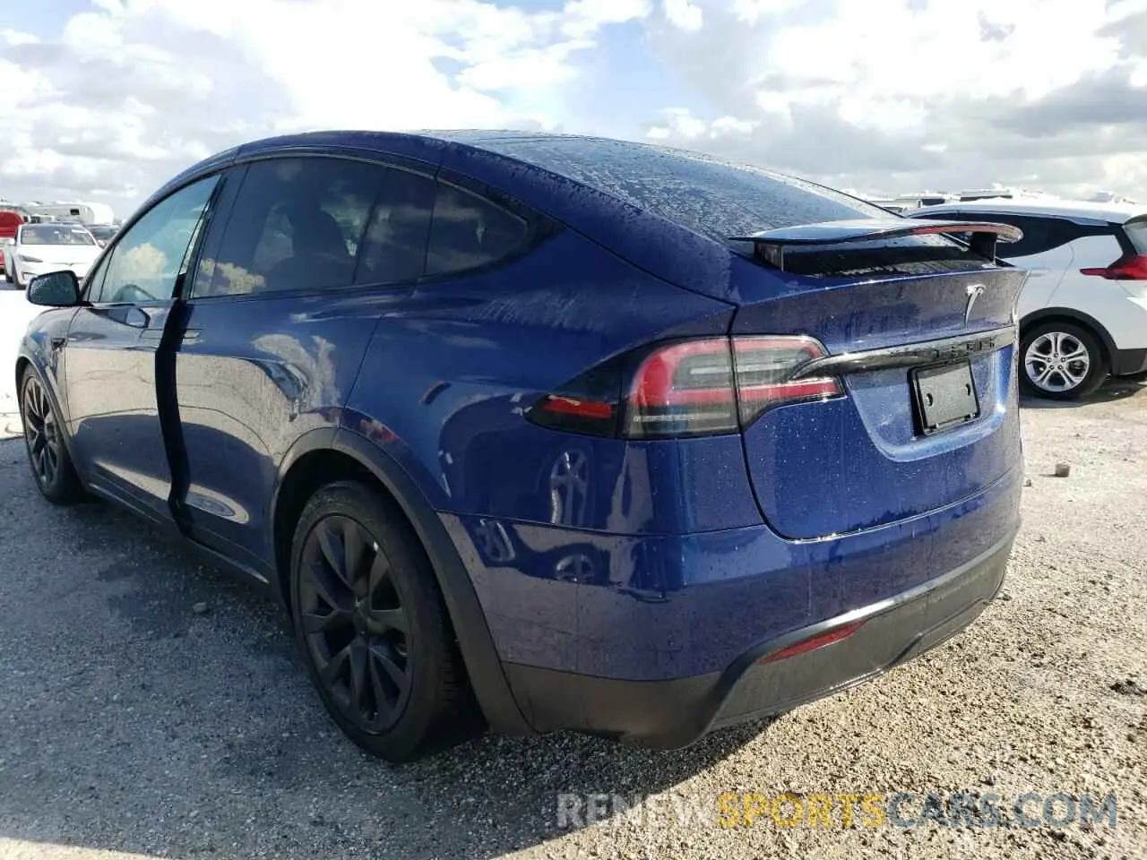 3 fotografías del automóvil dañado 7SAXCAE52NF345767 TESLA MODEL X 2022