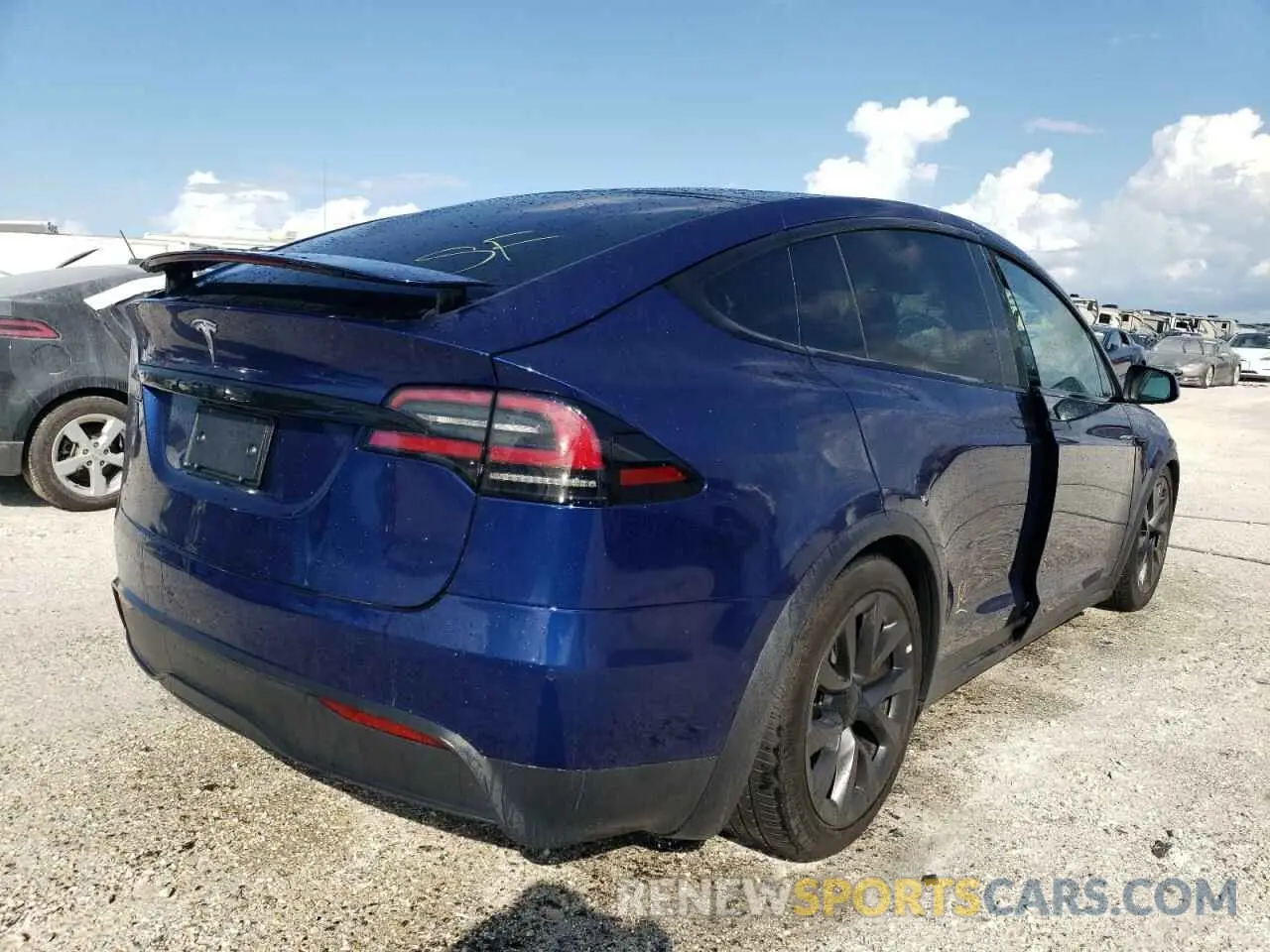 4 fotografías del automóvil dañado 7SAXCAE52NF345767 TESLA MODEL X 2022