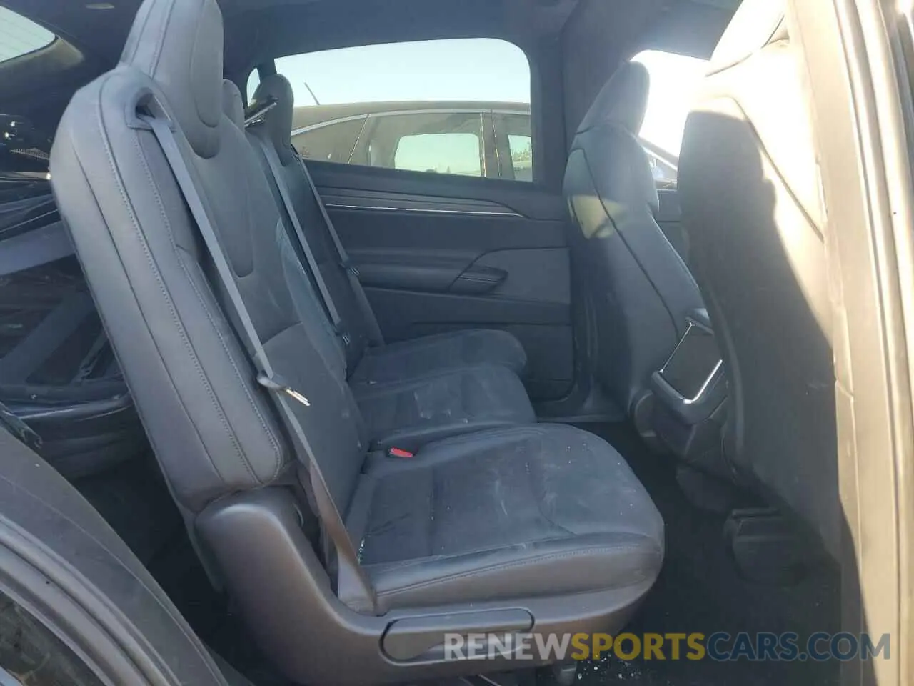 11 fotografías del automóvil dañado 7SAXCAE52NF358017 TESLA MODEL X 2022