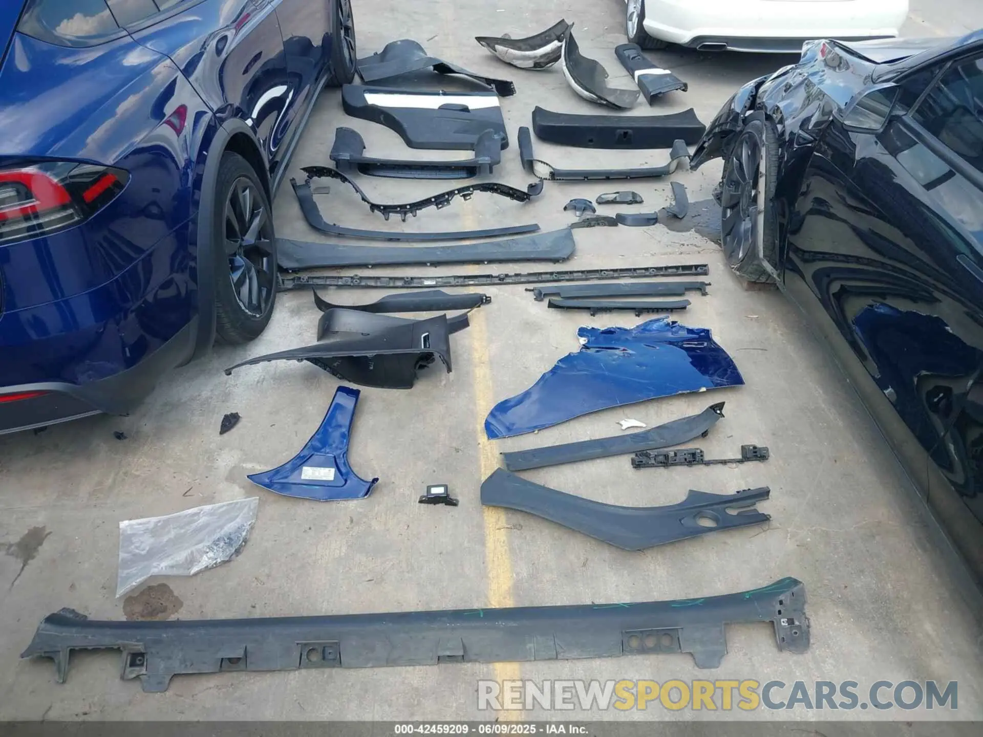 12 fotografías del automóvil dañado 7SAXCAE54NF359105 TESLA MODEL X 2022