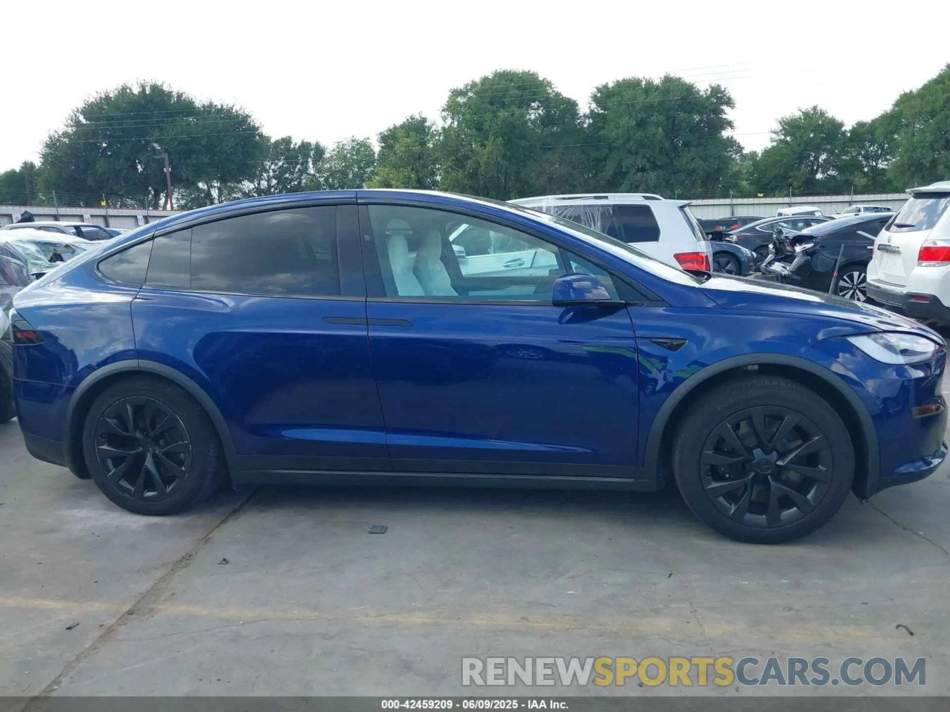14 fotografías del automóvil dañado 7SAXCAE54NF359105 TESLA MODEL X 2022