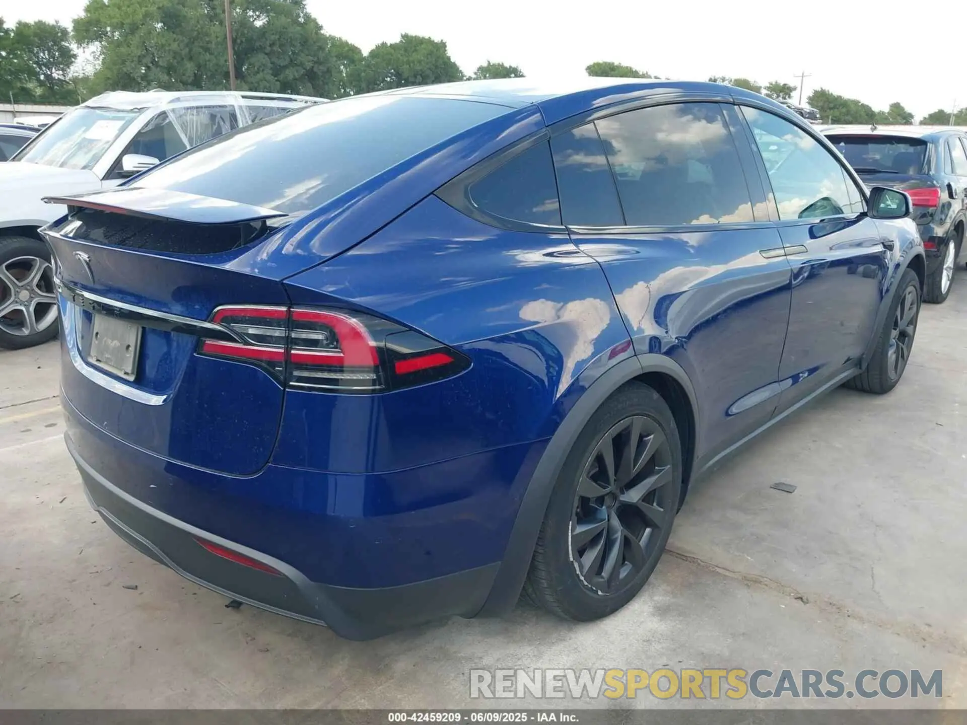 4 fotografías del automóvil dañado 7SAXCAE54NF359105 TESLA MODEL X 2022