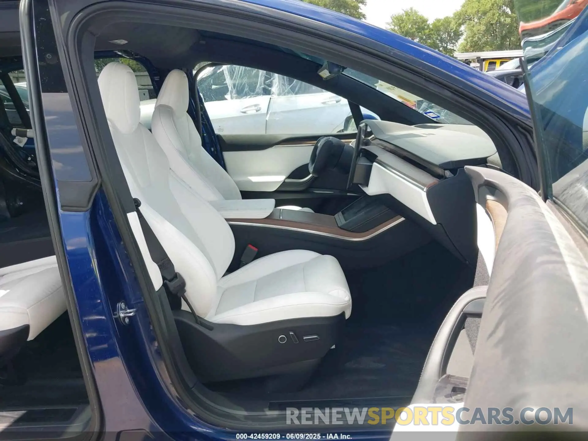 5 fotografías del automóvil dañado 7SAXCAE54NF359105 TESLA MODEL X 2022