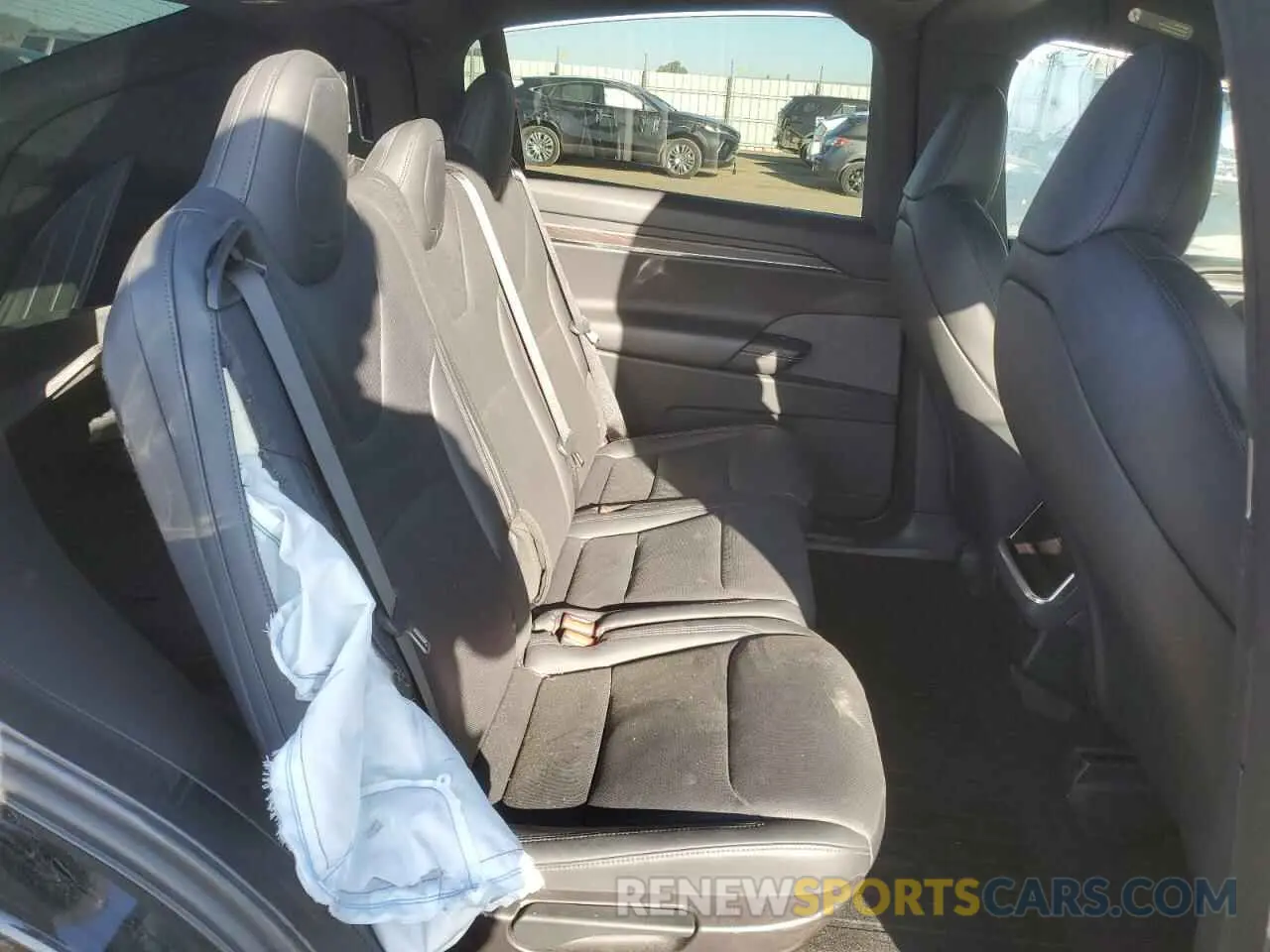 11 fotografías del automóvil dañado 7SAXCAE54NF359461 TESLA MODEL X 2022
