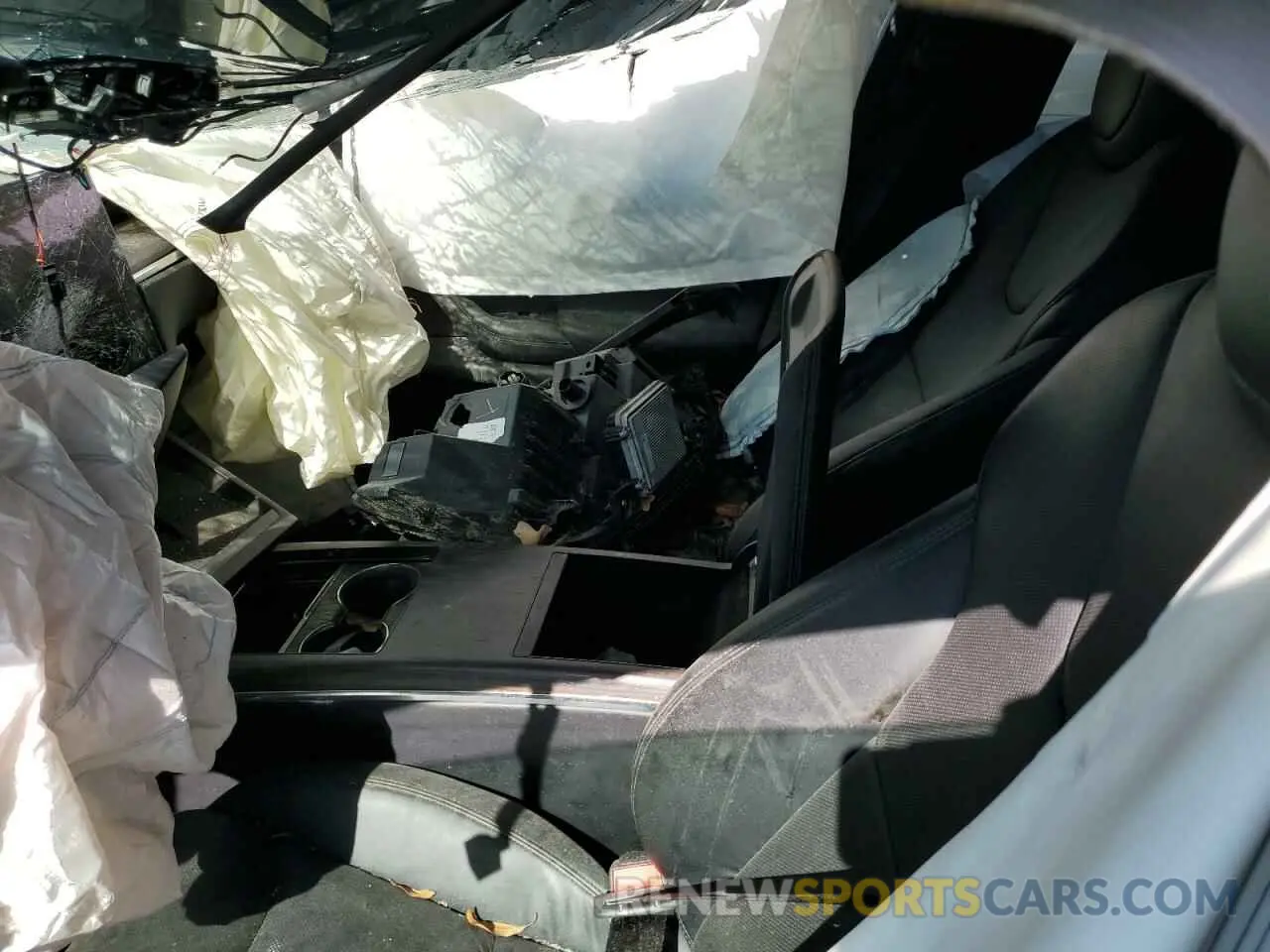 7 fotografías del automóvil dañado 7SAXCAE56NF345156 TESLA MODEL X 2022
