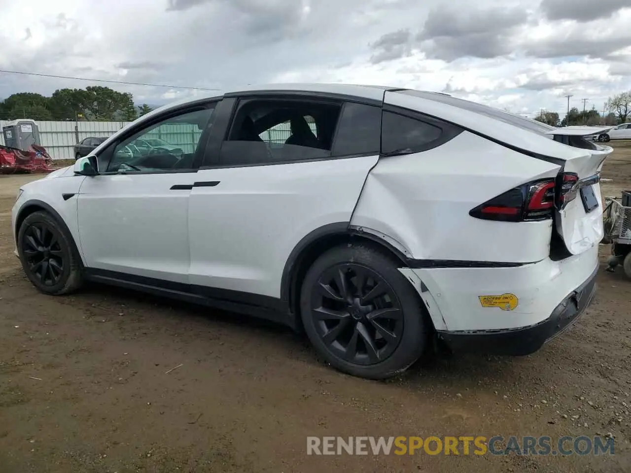 2 fotografías del automóvil dañado 7SAXCAE59NF358337 TESLA MODEL X 2022