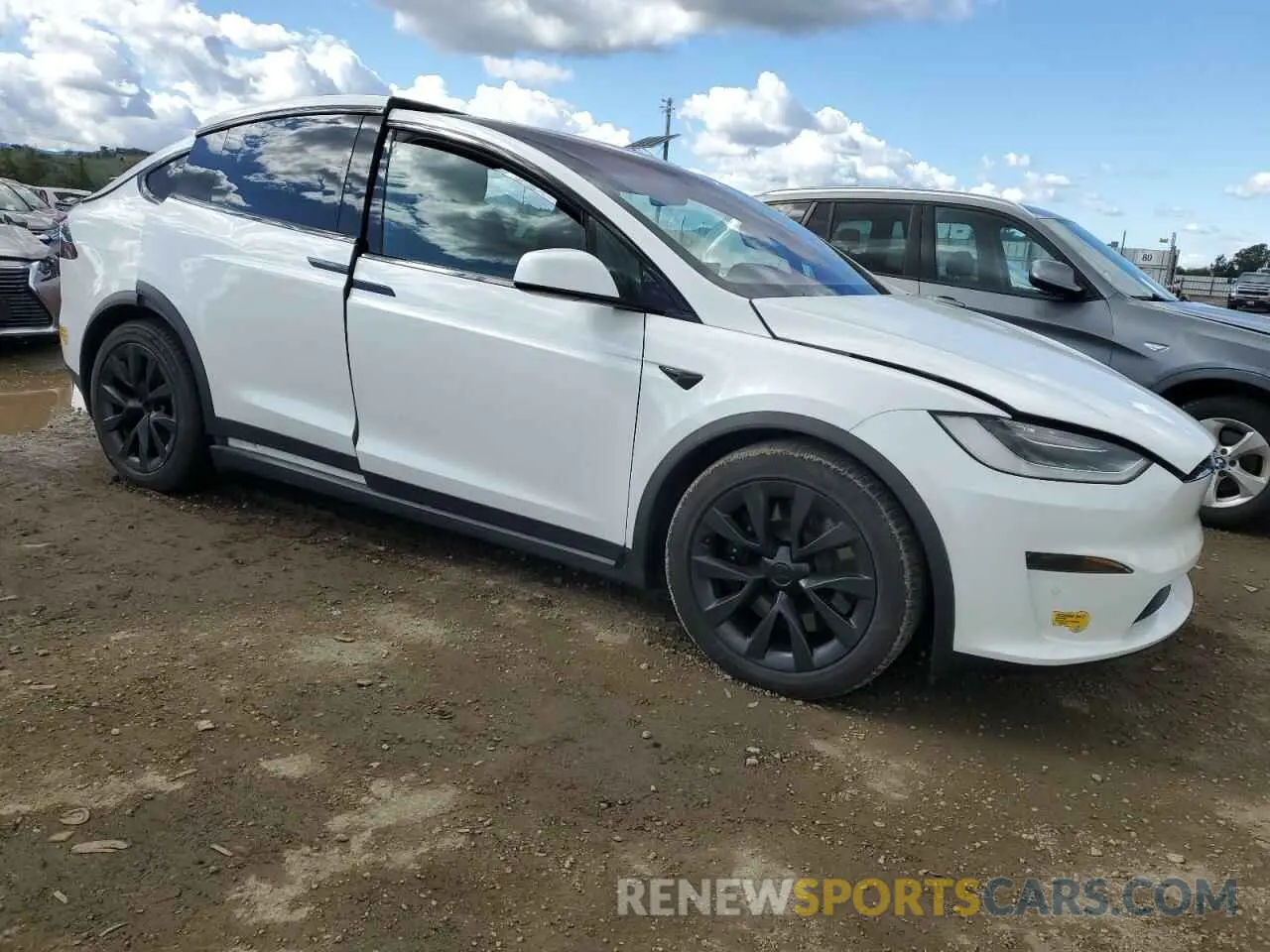 4 fotografías del automóvil dañado 7SAXCAE59NF358337 TESLA MODEL X 2022