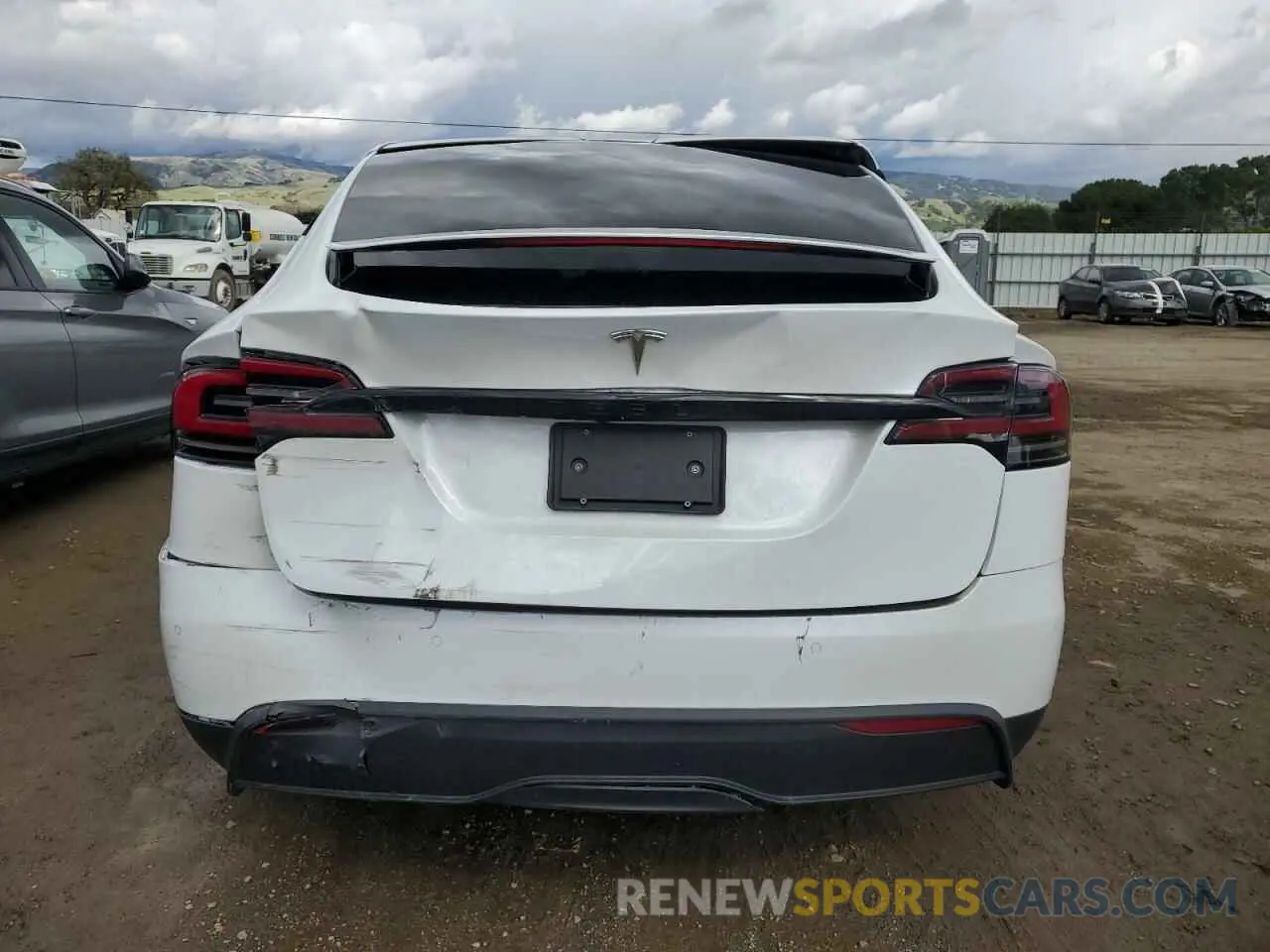 6 fotografías del automóvil dañado 7SAXCAE59NF358337 TESLA MODEL X 2022