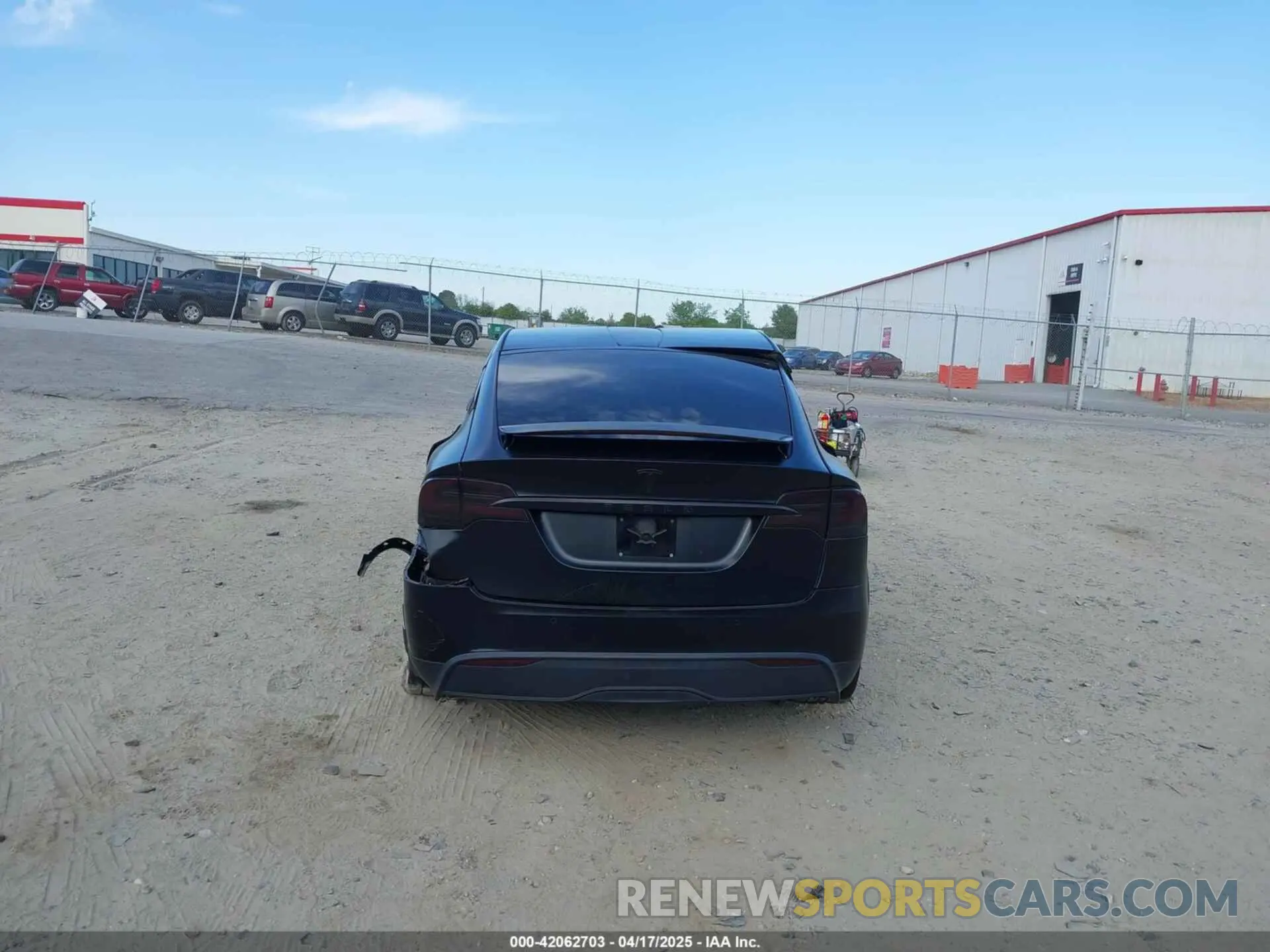 17 fotografías del automóvil dañado 7SAXCBE52NF331373 TESLA MODEL X 2022