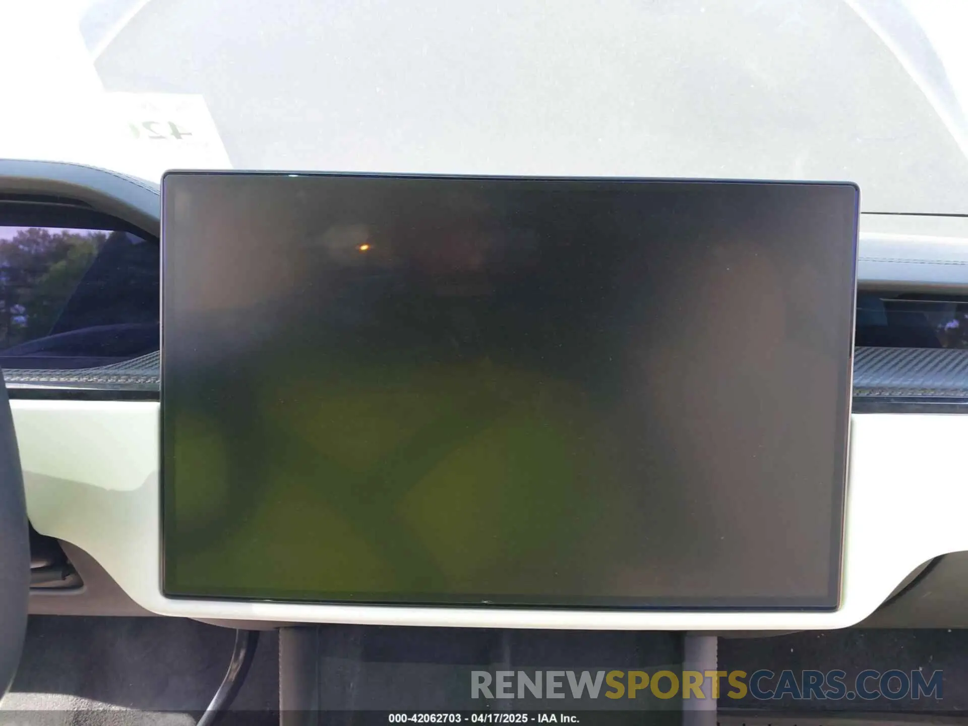 19 fotografías del automóvil dañado 7SAXCBE52NF331373 TESLA MODEL X 2022