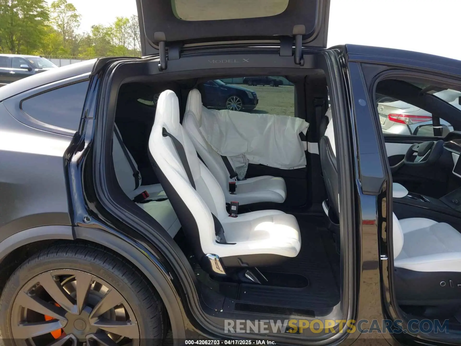 8 fotografías del automóvil dañado 7SAXCBE52NF331373 TESLA MODEL X 2022