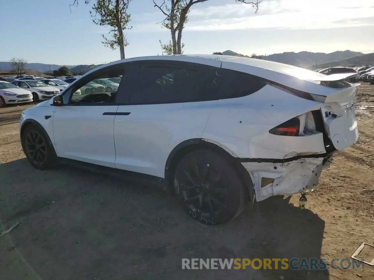 2 fotografías del automóvil dañado 7SAXCBE53NF359067 TESLA MODEL X 2022