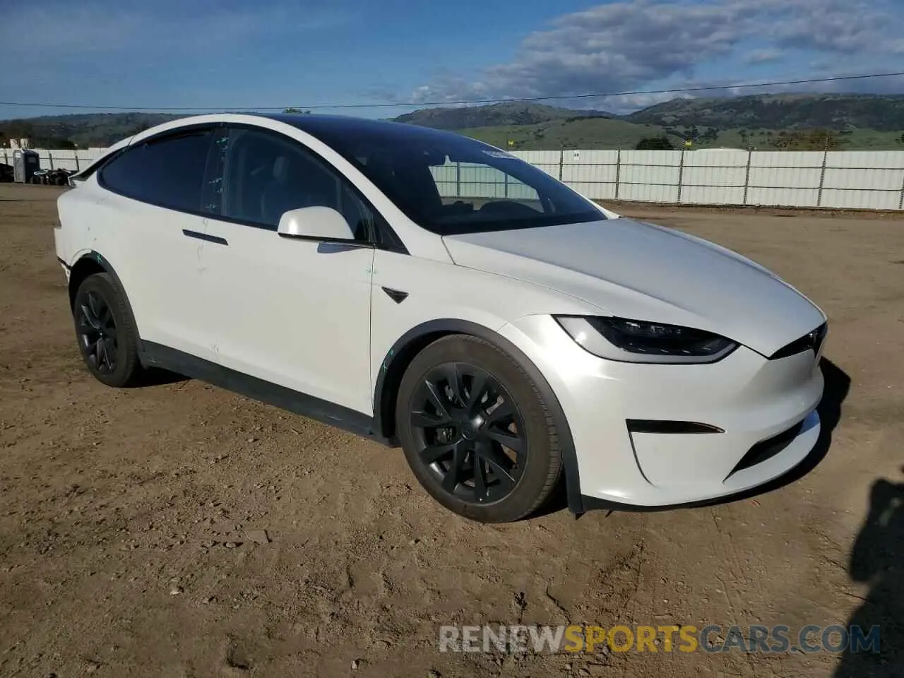 4 fotografías del automóvil dañado 7SAXCBE53NF359067 TESLA MODEL X 2022
