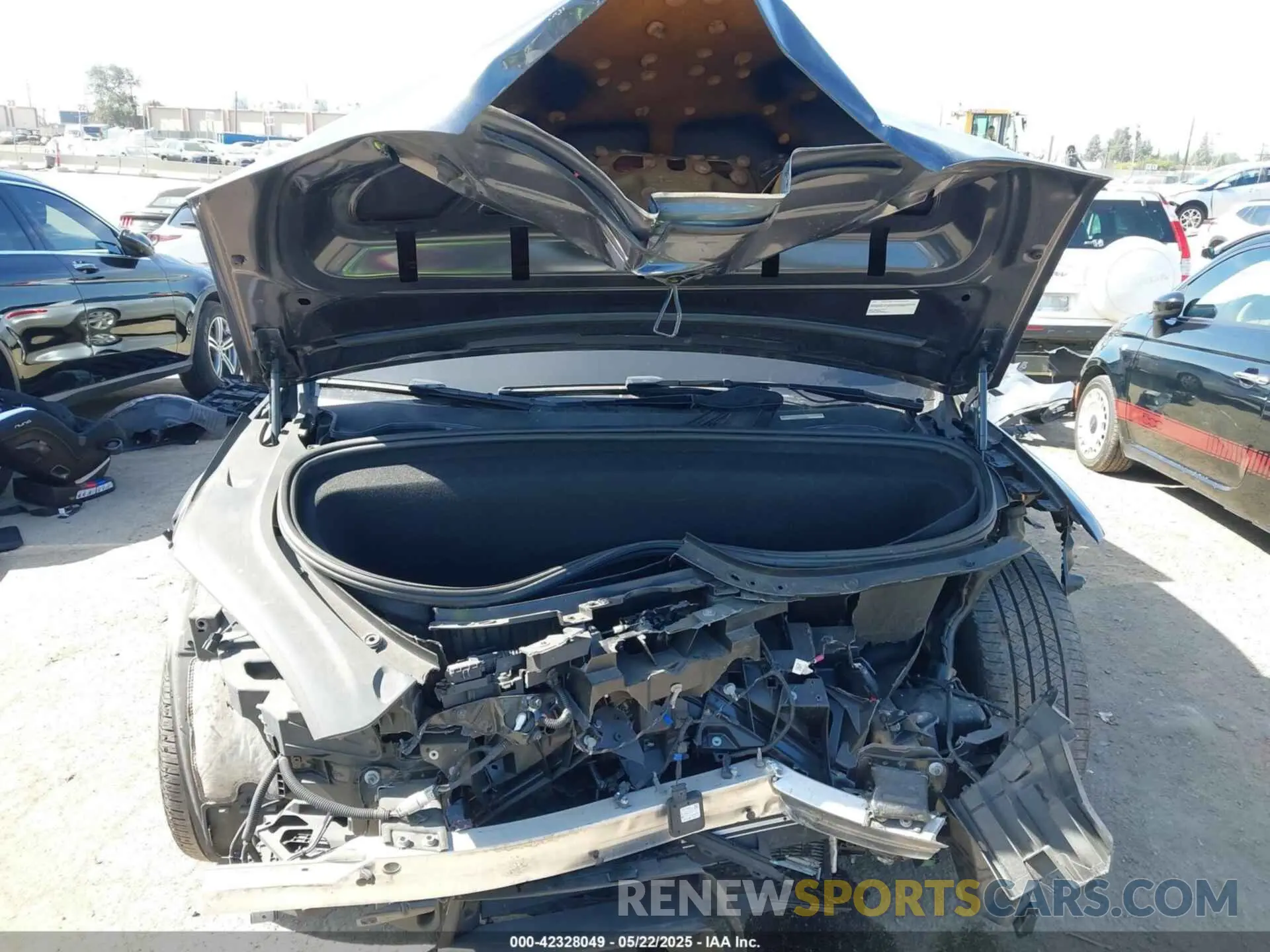 13 fotografías del automóvil dañado 7SAXCBE55NF331674 TESLA MODEL X 2022