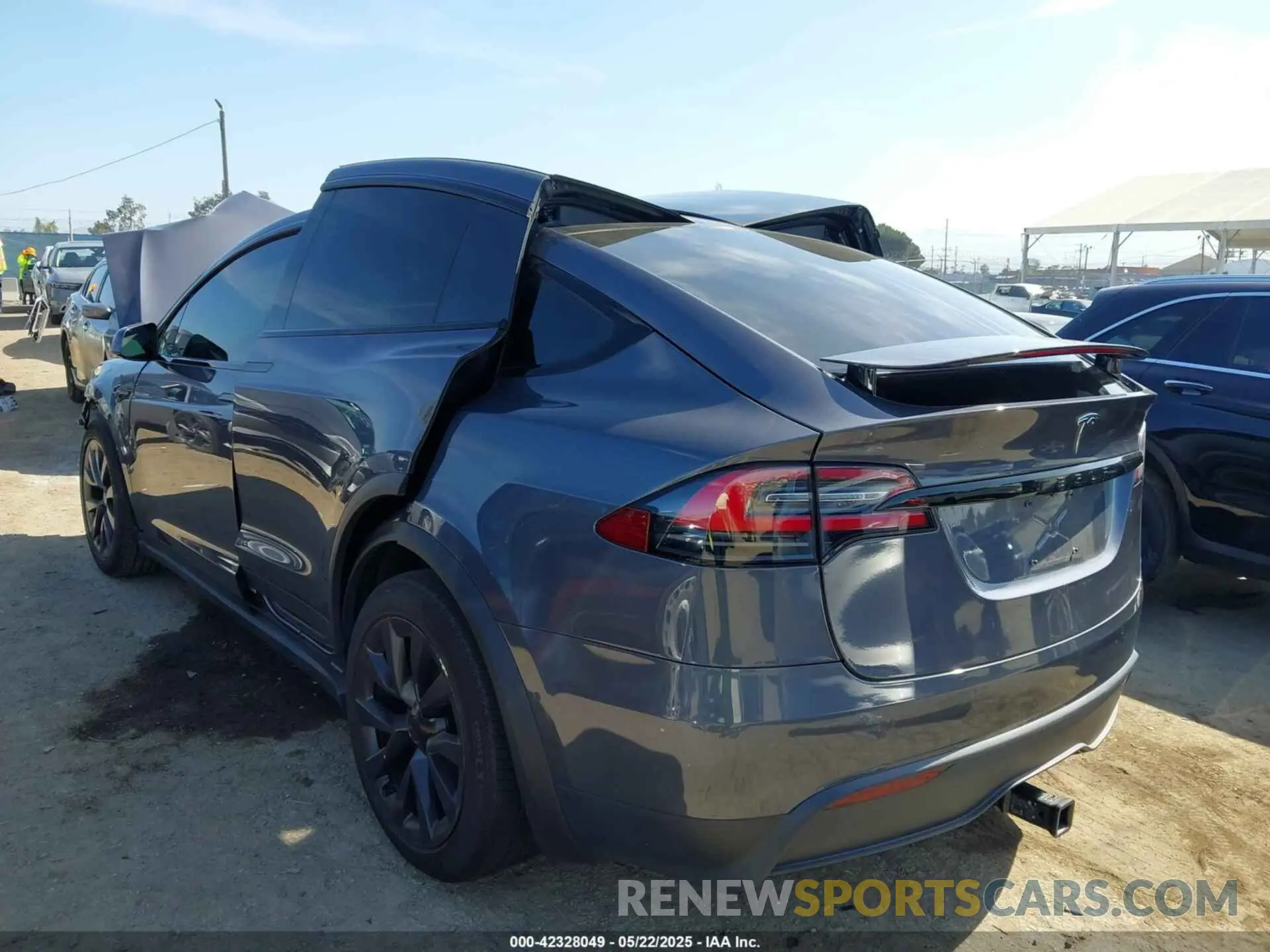 3 fotografías del automóvil dañado 7SAXCBE55NF331674 TESLA MODEL X 2022