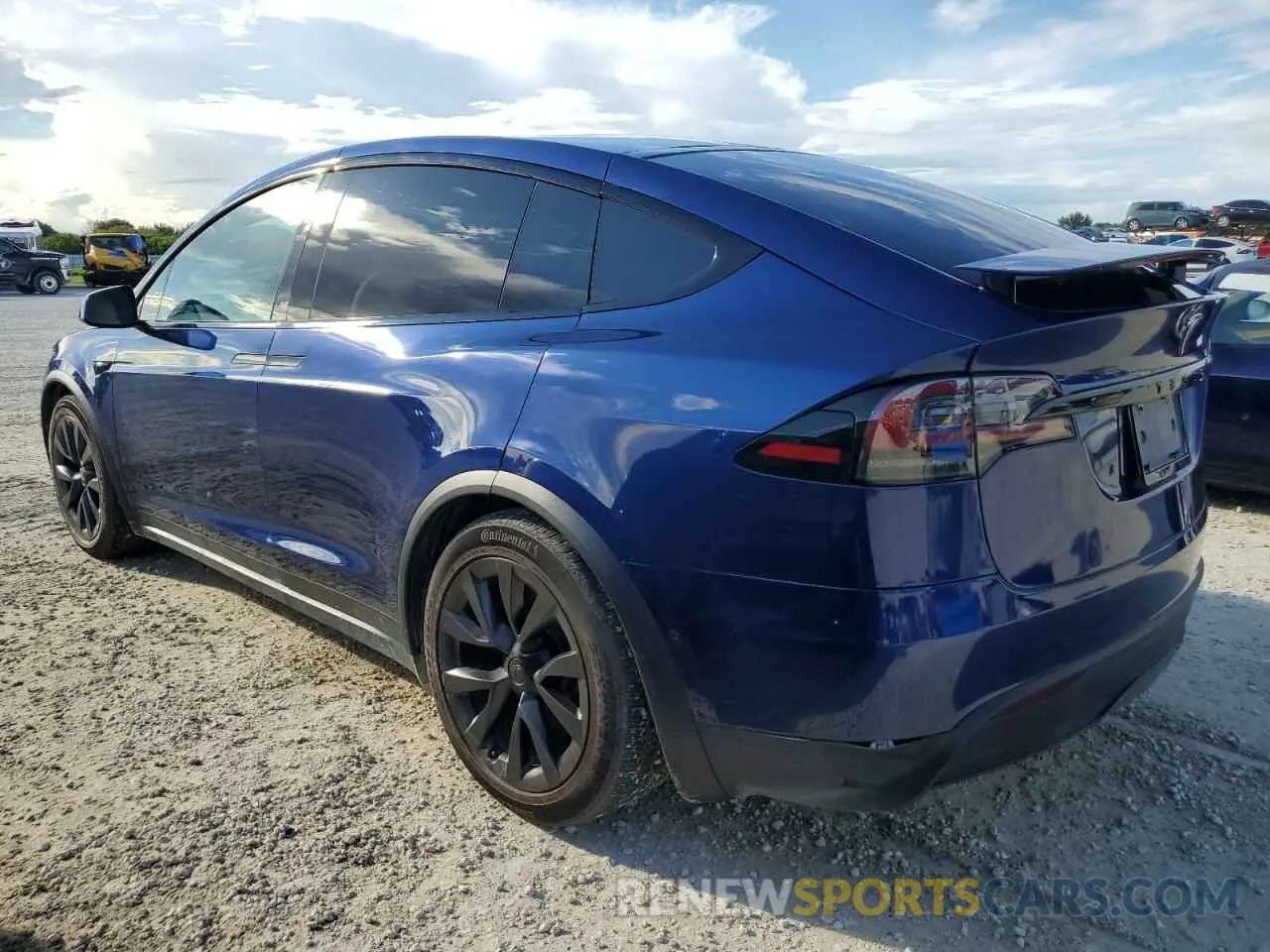 2 fotografías del automóvil dañado 7SAXCBE55NF334770 TESLA MODEL X 2022
